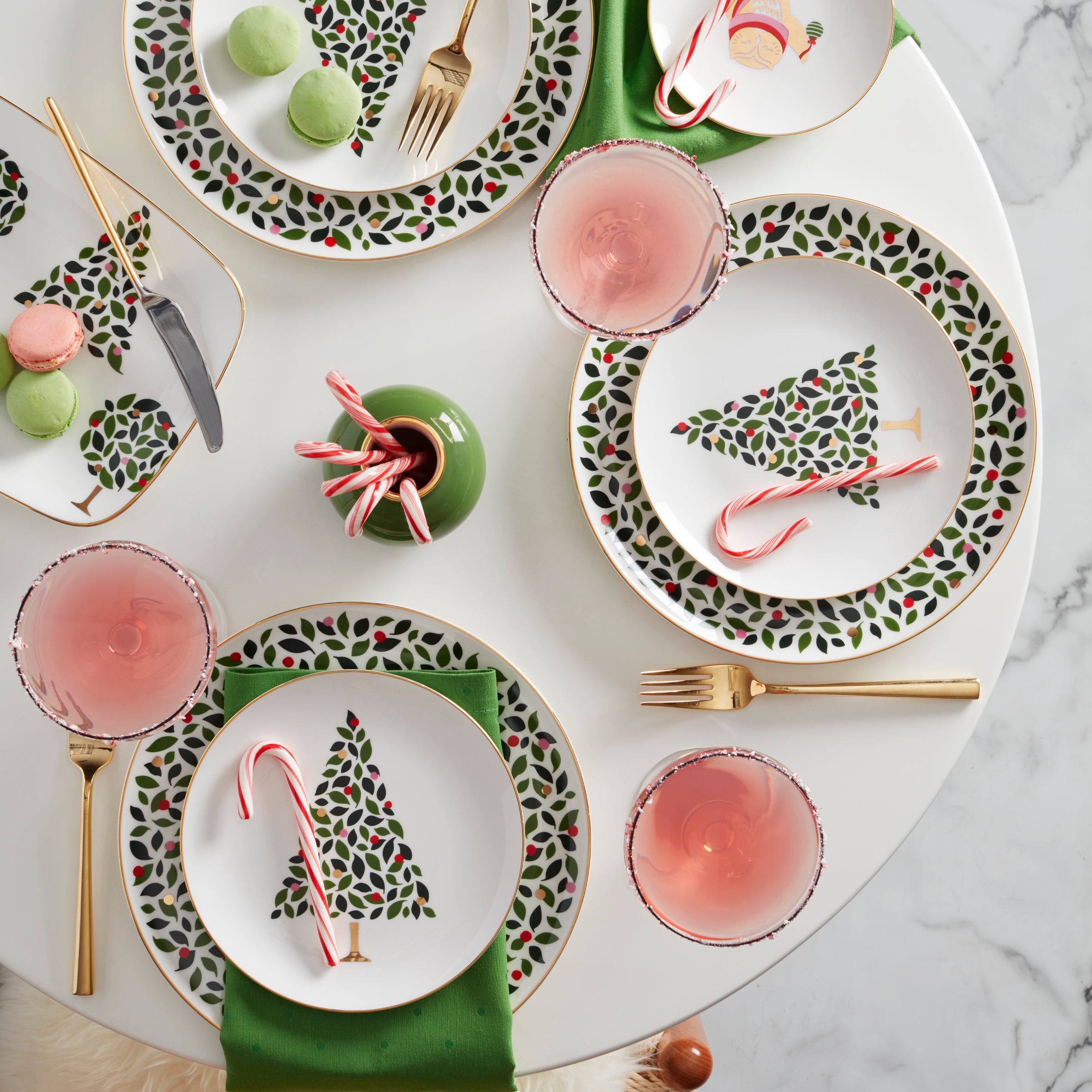 Premium Evergreen Dinner Plates Set of 4 - 10.5 Inch Porcelain Plates for Everyday Use, Dinner Parties & Holiday Gatherings