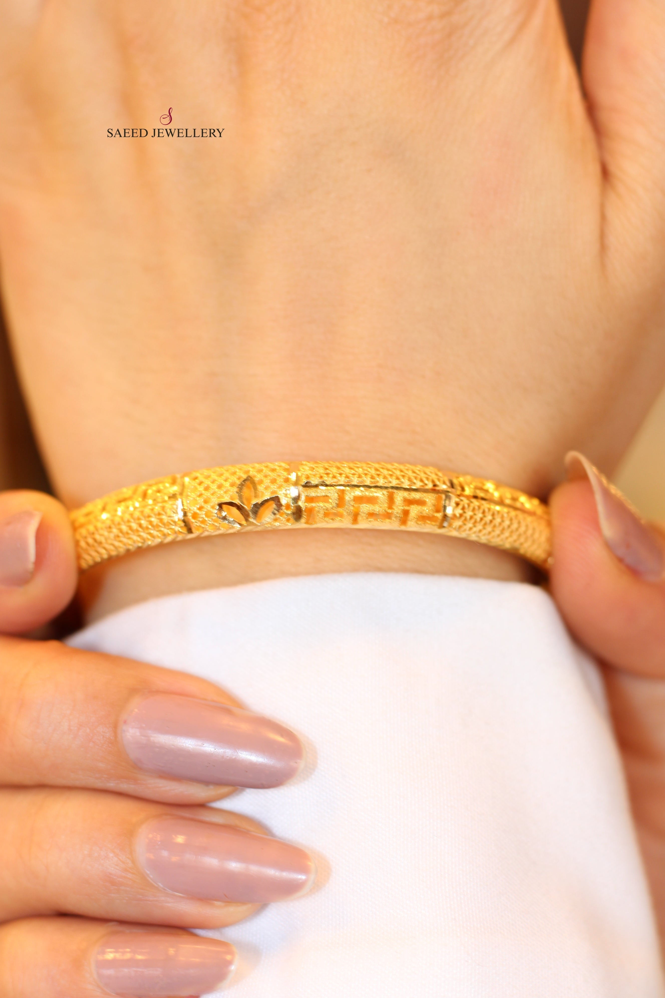 Emirati Fancy Bangle - Elegant Middle Eastern Gold Plated Bracelet for Women, Perfect for Weddings, Parties & Special Occasions