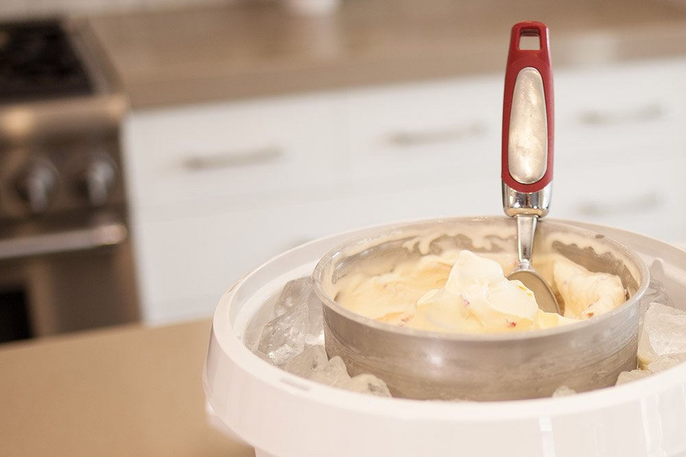 Bosch Universal Plus & NutriMill Artiste Ice Cream Maker Attachment - Homemade Frozen Yogurt & Gelato Maker for Kitchen Mixers | Perfect for Parties, Desserts & Family Treats