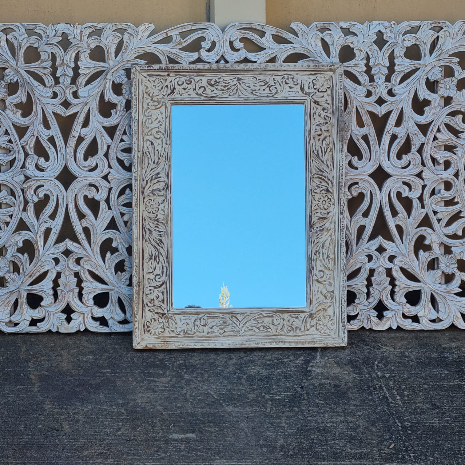 Hand Carved Indian Solid Wood Wall Mirror with Floral Pattern - White Wash 80x60cm - Elegant Home Decor for Living Room, Bedroom & Entryway