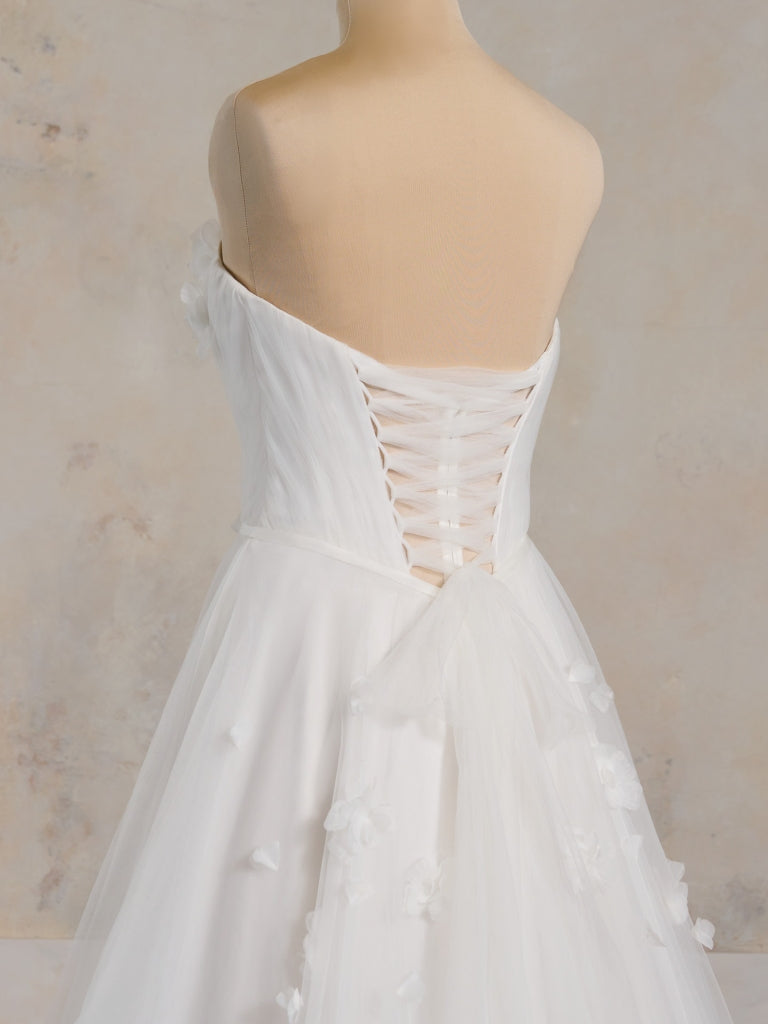 Rebecca Ingram Allison Wedding Dress – Elegant Lace Bridal Gown for Church Ceremony & Romantic Beach Weddings