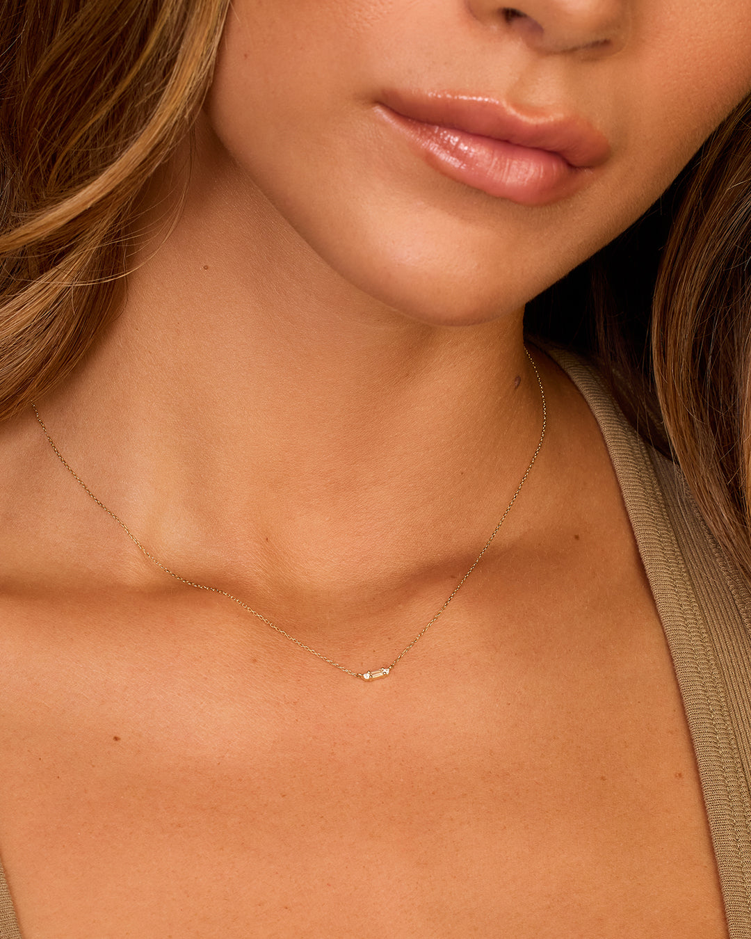 Exquisite Diamond & White Sapphire Amara Necklace for Women - Elegant Pendant Jewelry for Weddings, Anniversaries & Special Occasions