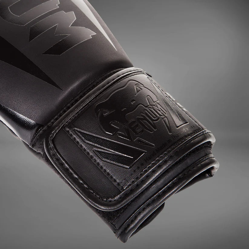 VENUM Elite Boxing Gloves H&L - Black/Black for Training, Sparring & Competition - Premium MMA & Kickboxing Gear