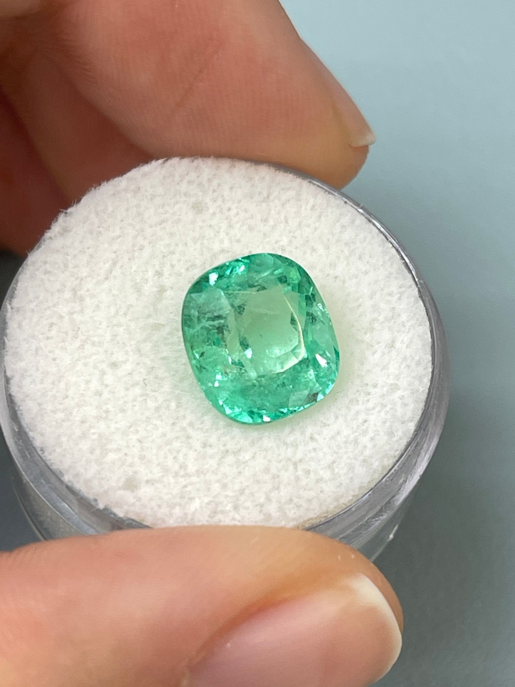 4.71 Carat Natural Colombian Emerald - 10.5x9.6mm Cushion Cut Loose Gemstone, Light Green Color for Jewelry Making, Engagement Rings & Collector's Specimens