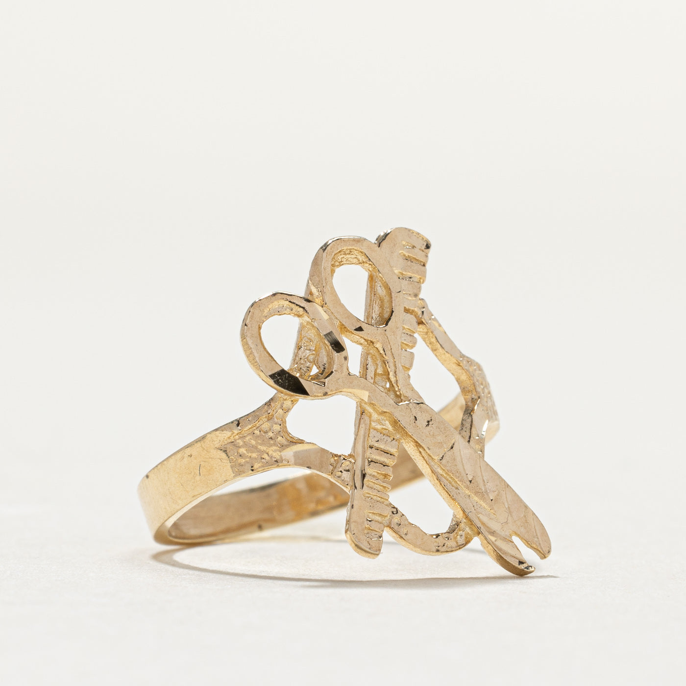 Vintage 10K Yellow Gold Textured Scissors & Comb Ring - Size 5.75 | Unique Barber Jewelry Gift for Hairdressers, Stylists & Vintage Lovers | Perfect for Weddings, Anniversaries & Special Occasions