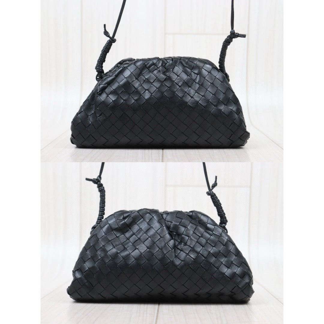 Bottega Veneta S25032619 Mini Pouch Classic in Genuine Lamb Leather - Pre-Owned Luxury Handbag (Very Good Condition) | Perfect for Evening Events, Date Nights & Special Occasions