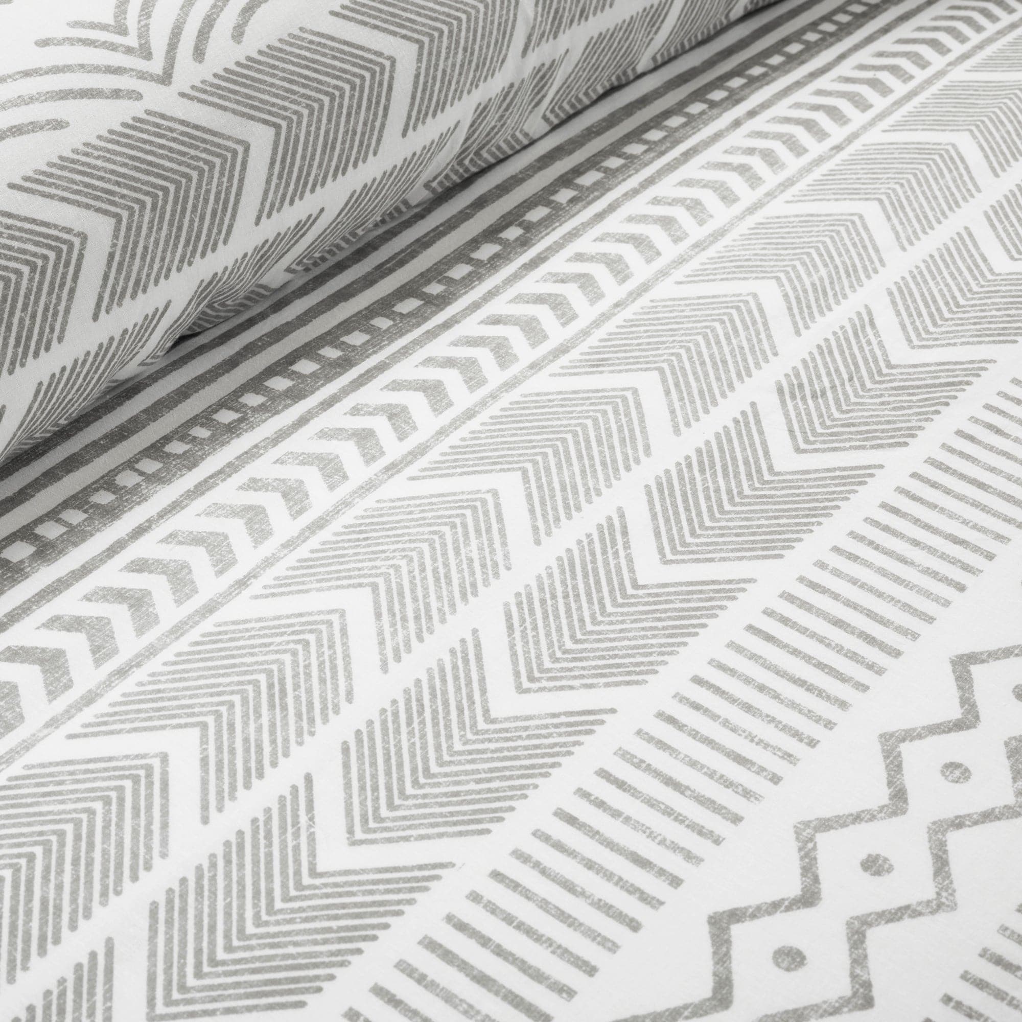 Hygge Geo Reversible Cotton Duvet Cover 3 Piece Set - Soft & Breathable Bedding Set for All Seasons - Perfect for Master Bedroom, Guest Room & Dorm Decor