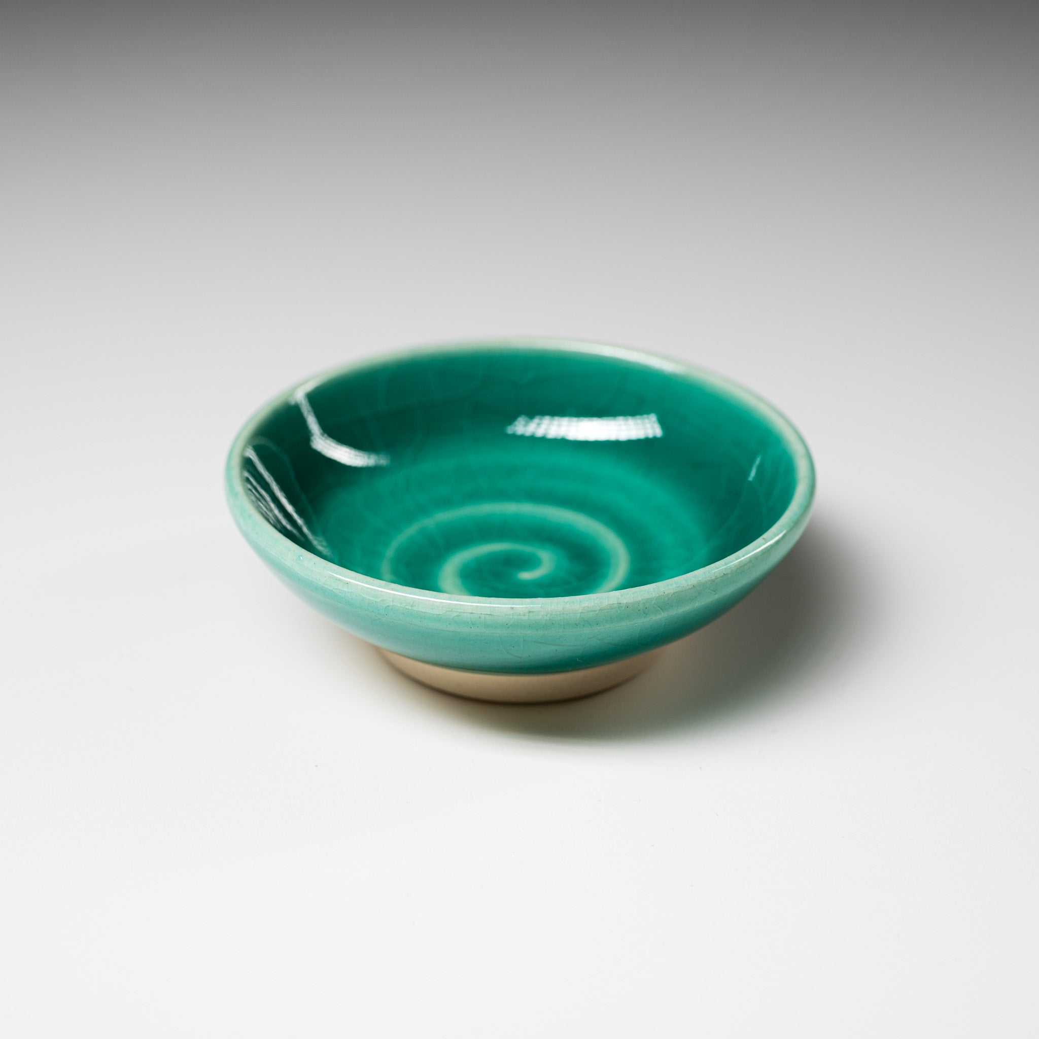 NINSHU Small Ceramic Dish - Emerald Green Japanese Style Appetizer Plate for Sushi, Soy Sauce, and Condiments | Perfect for Home Dining, Restaurants, and Gift Giving