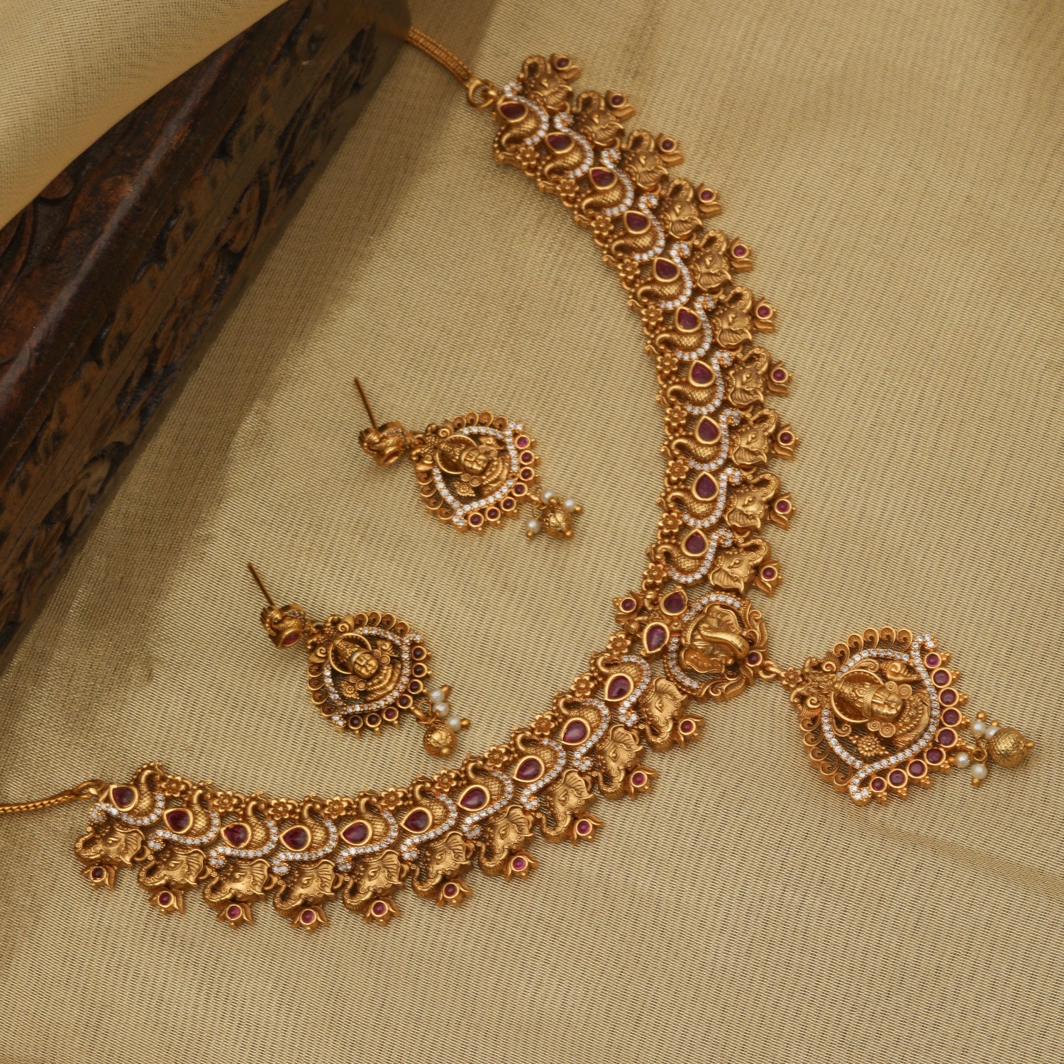 Vintage Antique Necklace Set for Women - Elegant Gold Plated Jewelry with Gemstones - Perfect for Weddings, Parties & Special Occasions