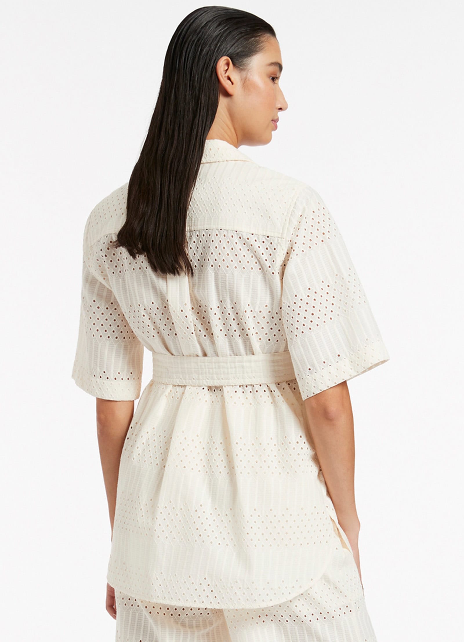 Elegant Broderie Short Sleeve Shirt in Cream - Perfect for Summer Outfits, Beach Vacations & Casual Office Wear