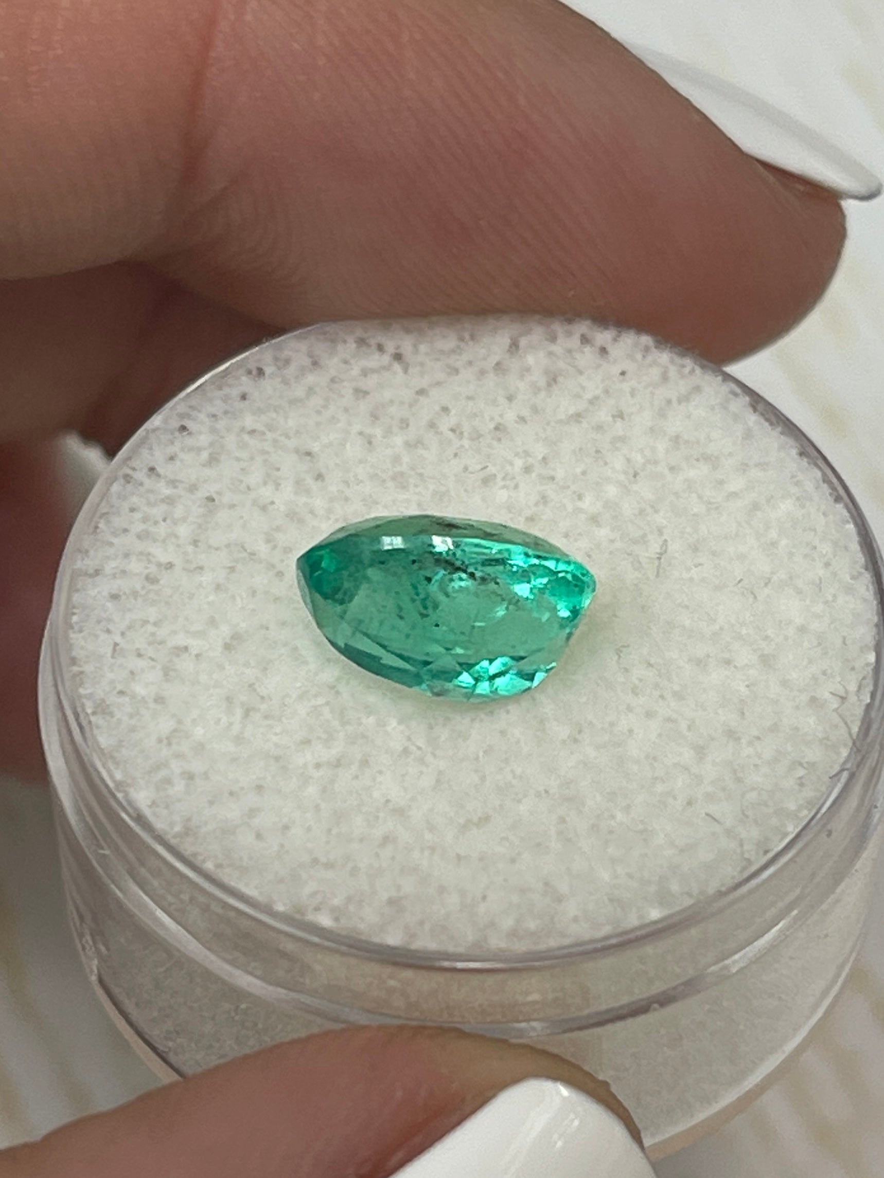 2.83 Carat 10x8mm Vivid Green Natural Colombian Emerald Gemstone - Oval Cut Loose Stone for Jewelry Making, Engagement Rings & Luxury Gifts