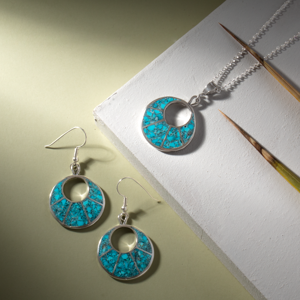 Radiante Lunar Eclipse Pendant Necklace & Matching Earrings Set - Elegant Celestial Jewelry for Women, Perfect for Evening Parties, Date Nights & Special Occasions