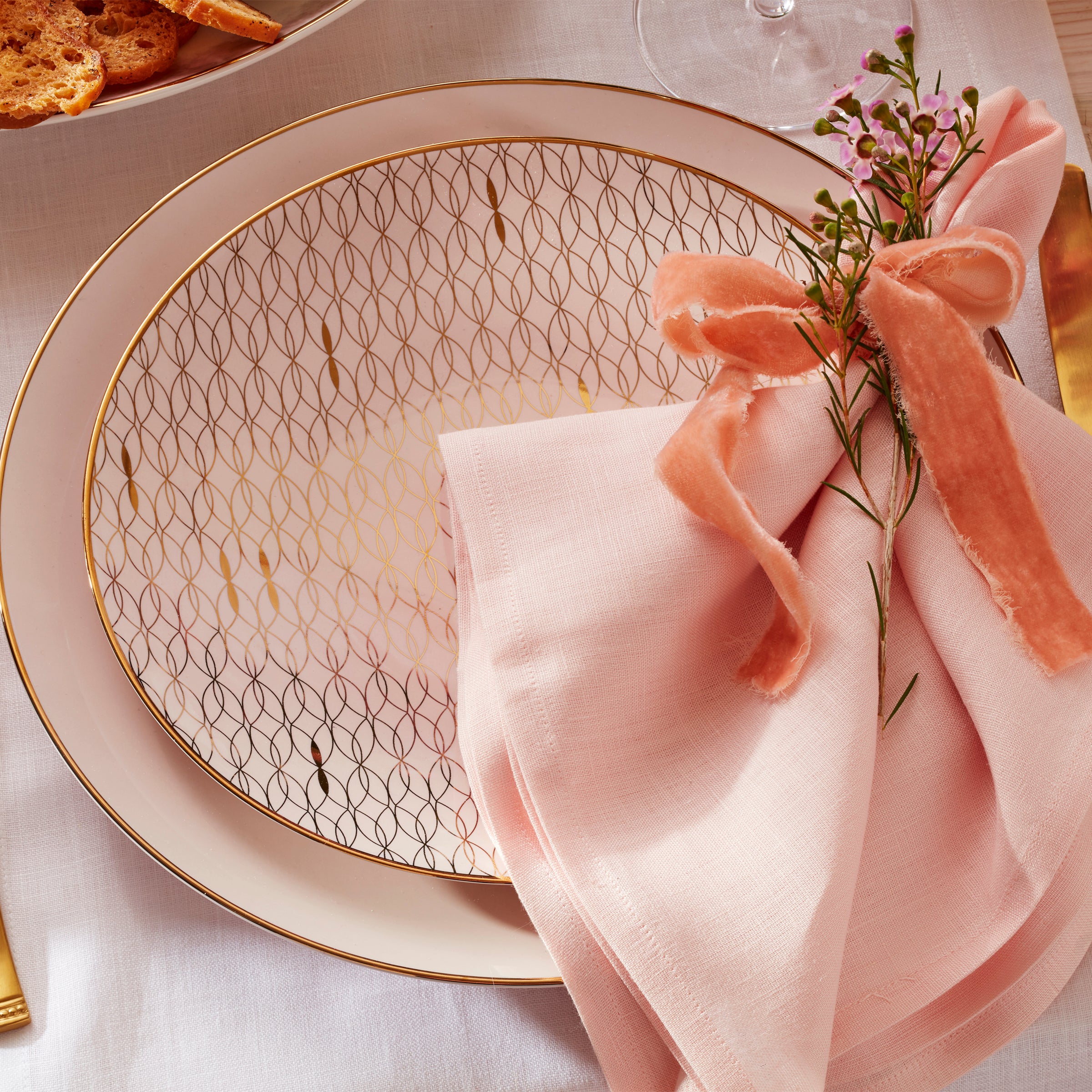 Trianna Blush 12-Piece Dinnerware Set - Porcelain Plates, Bowls & Mugs for Elegant Dining, Perfect for Dinner Parties & Family Gatherings