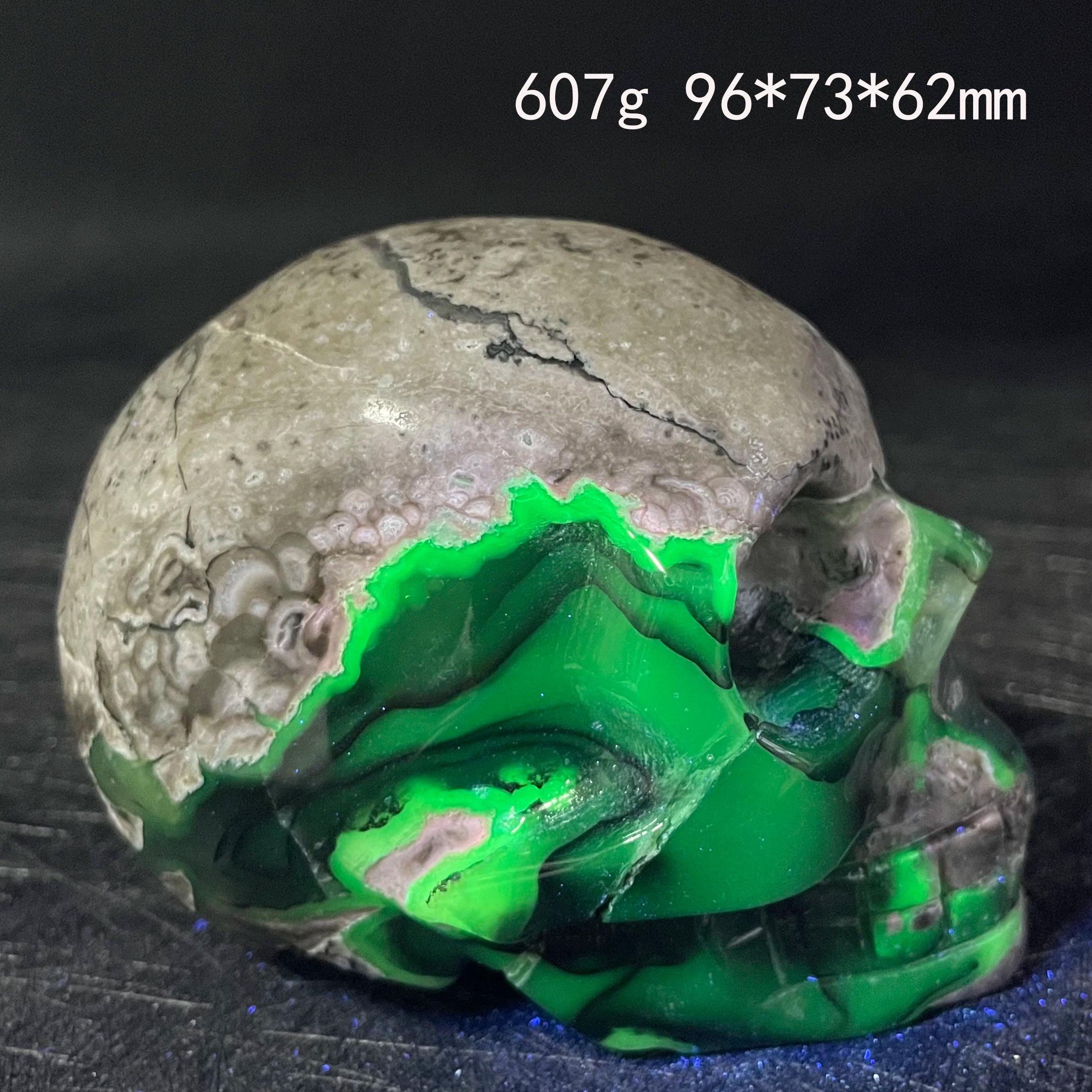 Natural Fluorescent Volcanic Agate Crystal Skull Carving - Polished Quartz Alien Head Stone for Reiki Healing, Meditation & Home Decor (Perfect for Spiritual Gifts, Yoga Spaces & Gothic Collections)