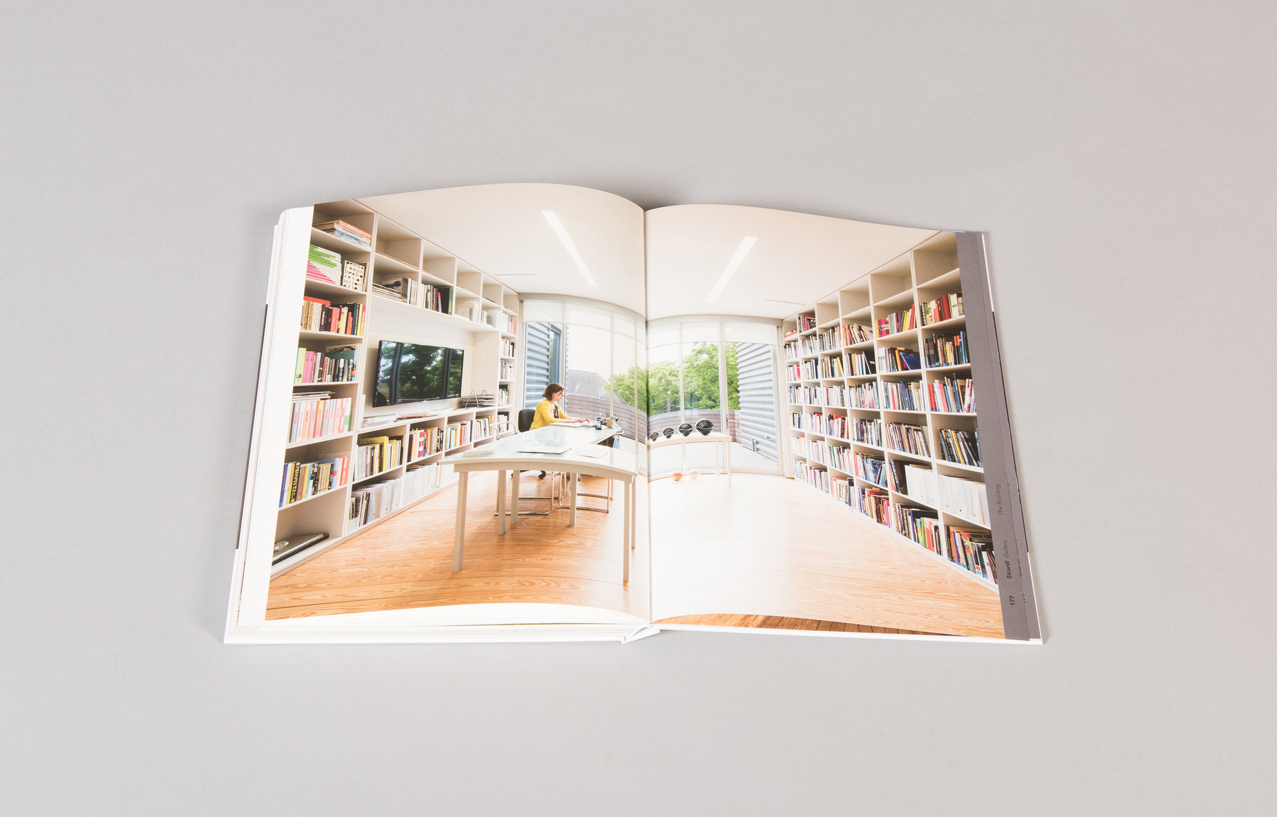 Architecture for the Arts: De Santos & Sicardi Galleries - Contemporary Art Exhibition Space for Modern Collectors & Interior Design