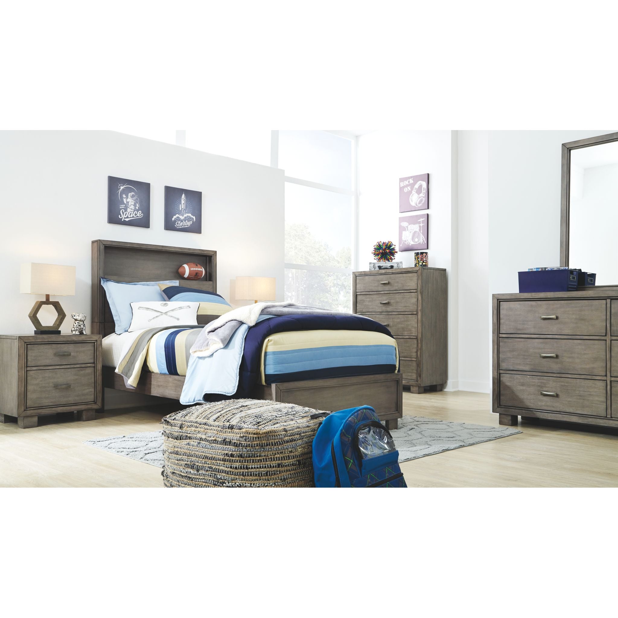 Ashley Arnett 3-Piece Queen Bed Set - Modern Bedroom Furniture with Headboard, Footboard & Rails - Perfect for Master Bedroom or Guest Room Decor