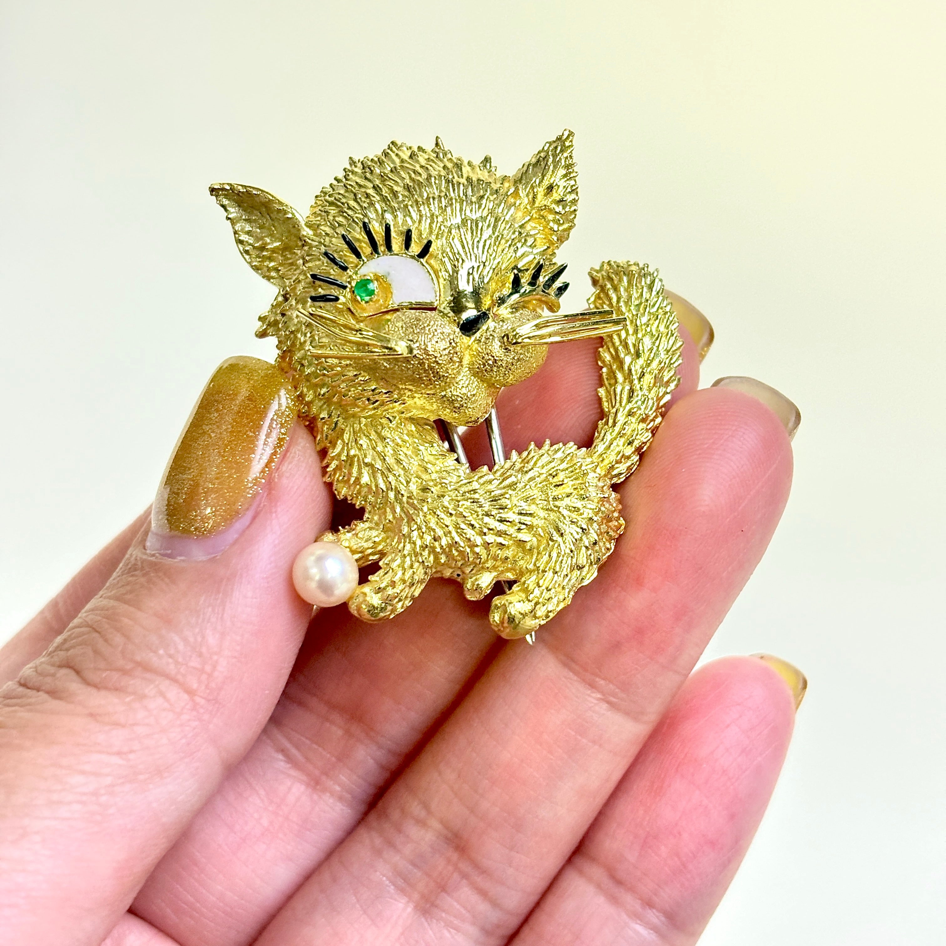 Exquisite Pearl & Emerald Cat Brooch - 5.20mm 0.02ct Elegant Jewelry for Women - Perfect for Parties, Weddings & Gift Giving