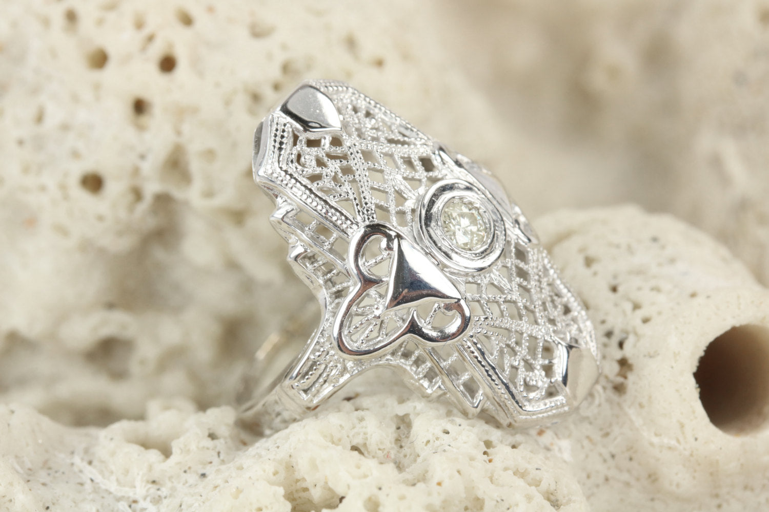 Vintage Art Deco 0.20ct Diamond Cocktail Ring in 14K Gold with Filigree & Milgrain Detailing - Perfect for Weddings, Anniversaries & Special Occasions