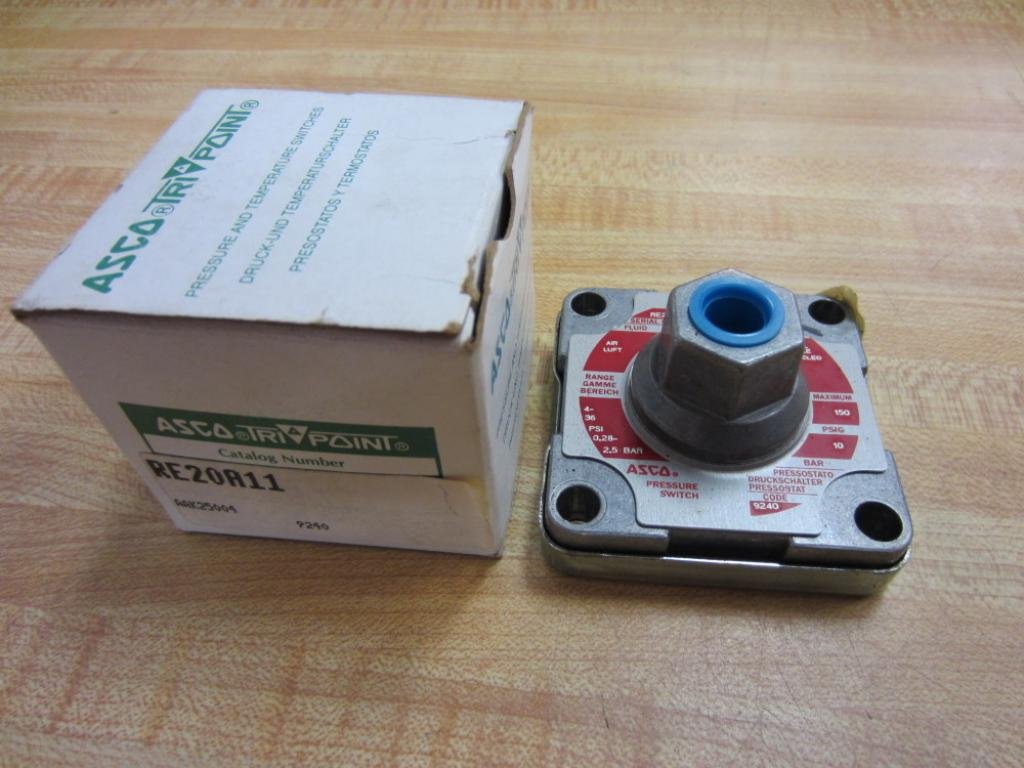 RE20A11 Aluminum Air/Gas/Oil Pressure Transducer - Compatible with P Series Pressure Switch, Nitrile Butylene Sealing - Ideal for Industrial, HVAC, and Pneumatic Systems