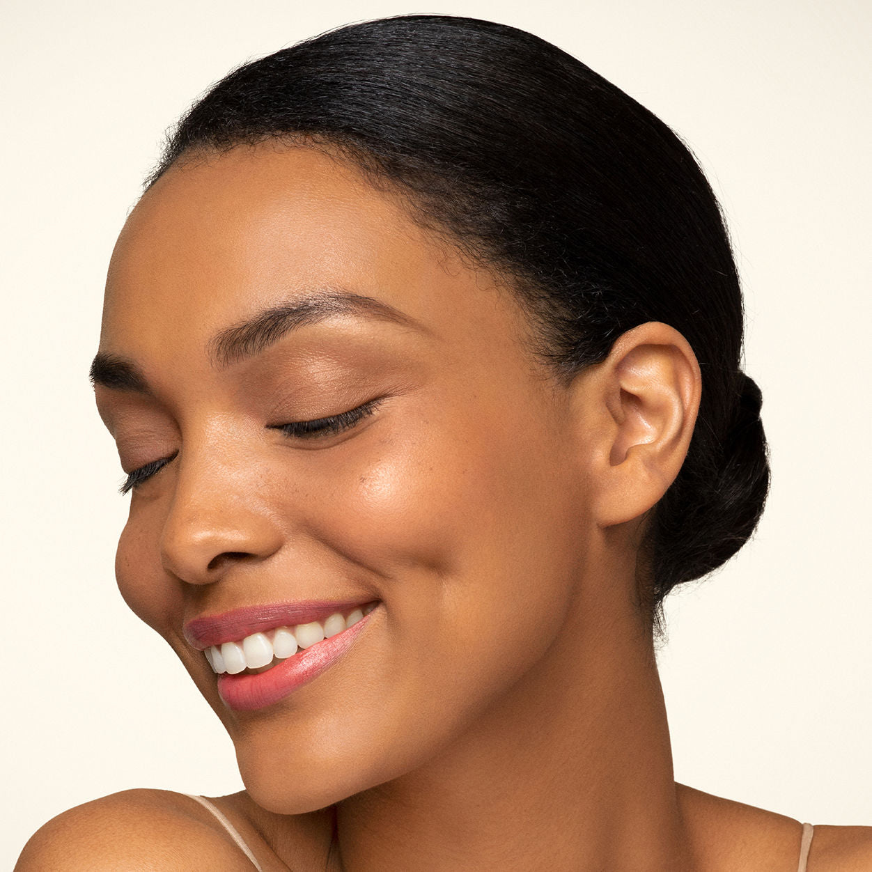 Future Skin Foundation - Lightweight, Long-Lasting Liquid Makeup with SPF Protection | Perfect for Daily Wear & Special Occasions
