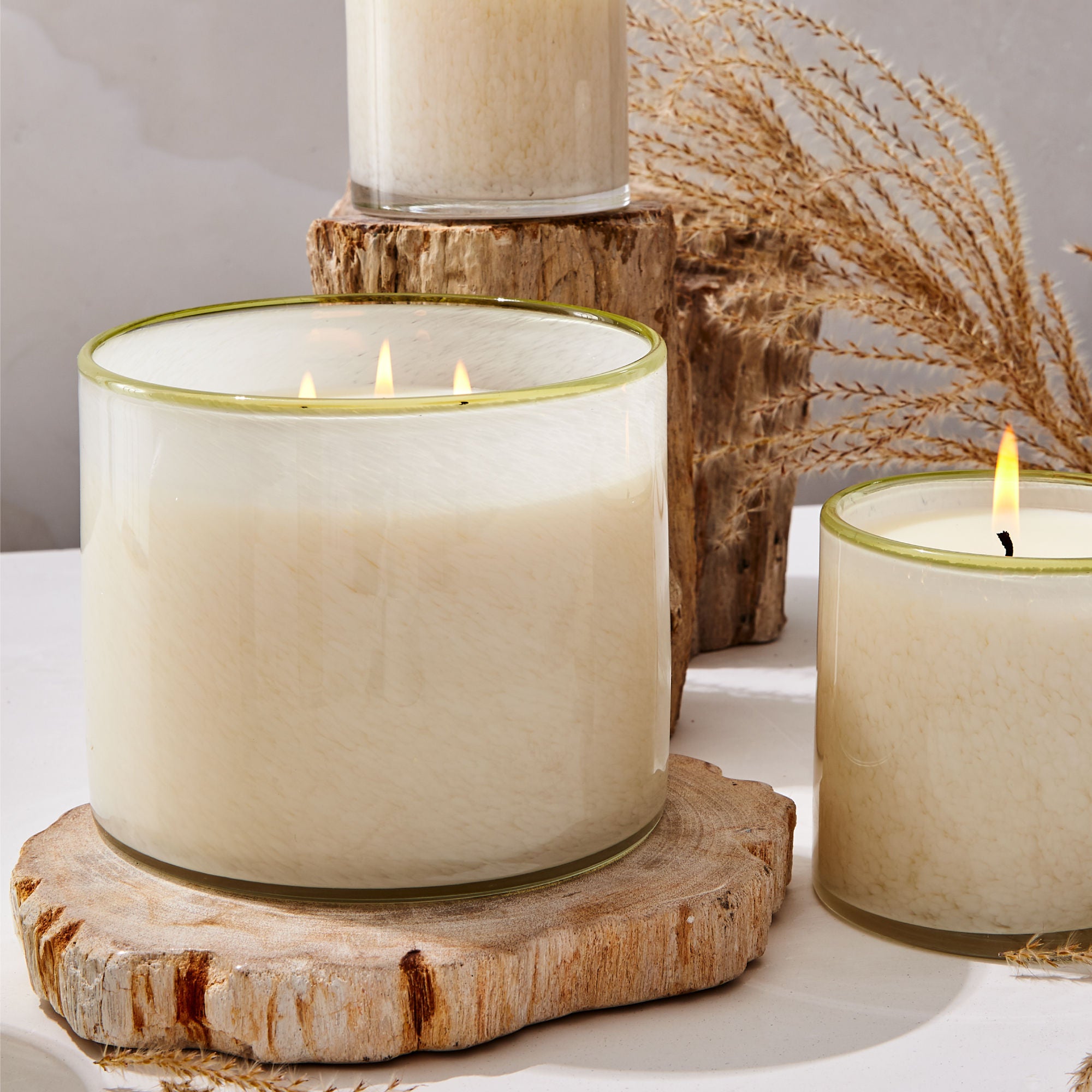 Feu de Bois Scented Candle - Premium Wood Fire Aroma Soy Wax Candle for Home, Relaxation & Romantic Ambiance