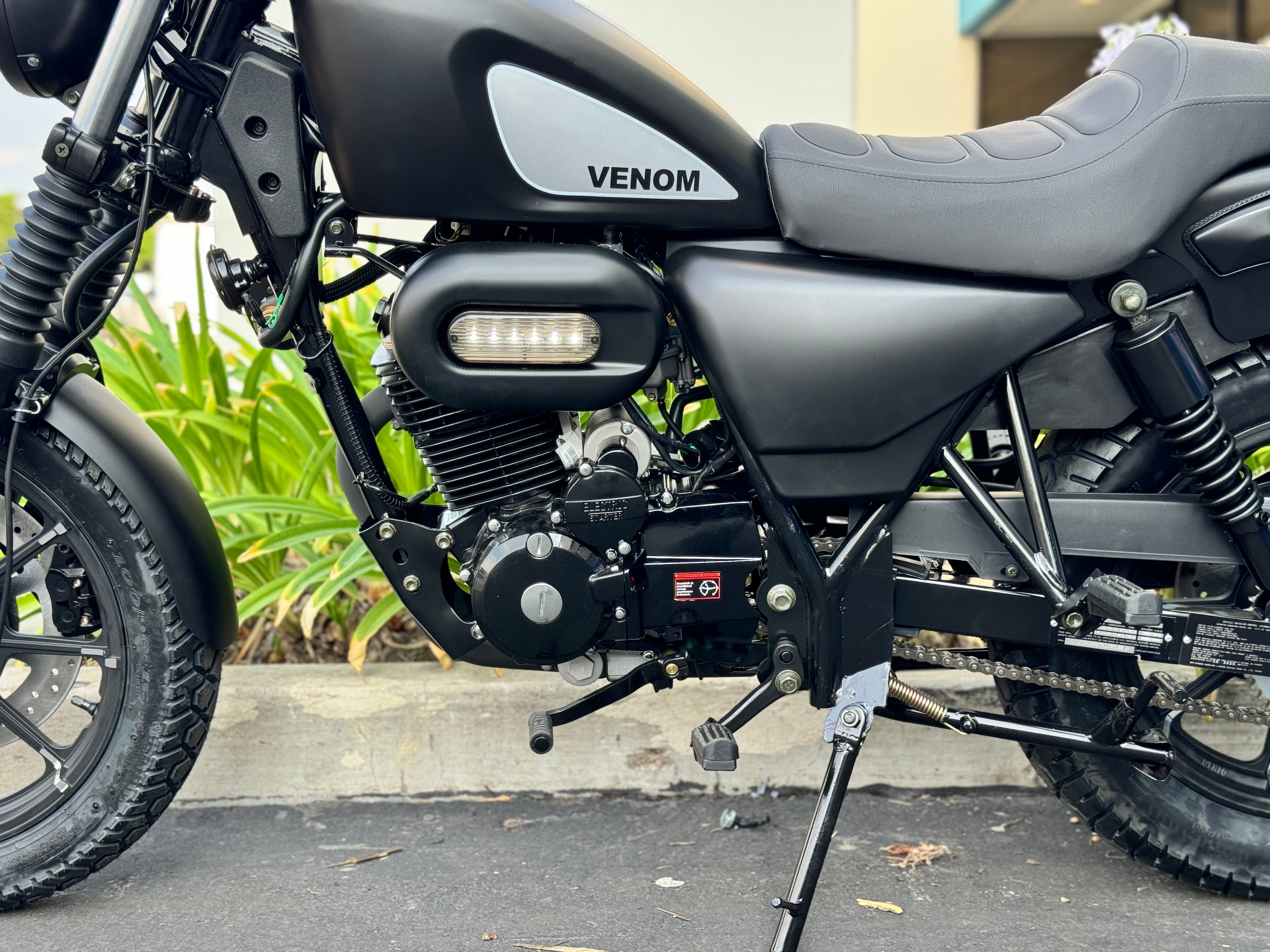 Venom Ghost 250cc Chopper Motorcycle - 5 Speed Manual Transmission - Matte Black Finish - Cruiser Bike for Urban Commuting & Weekend Rides