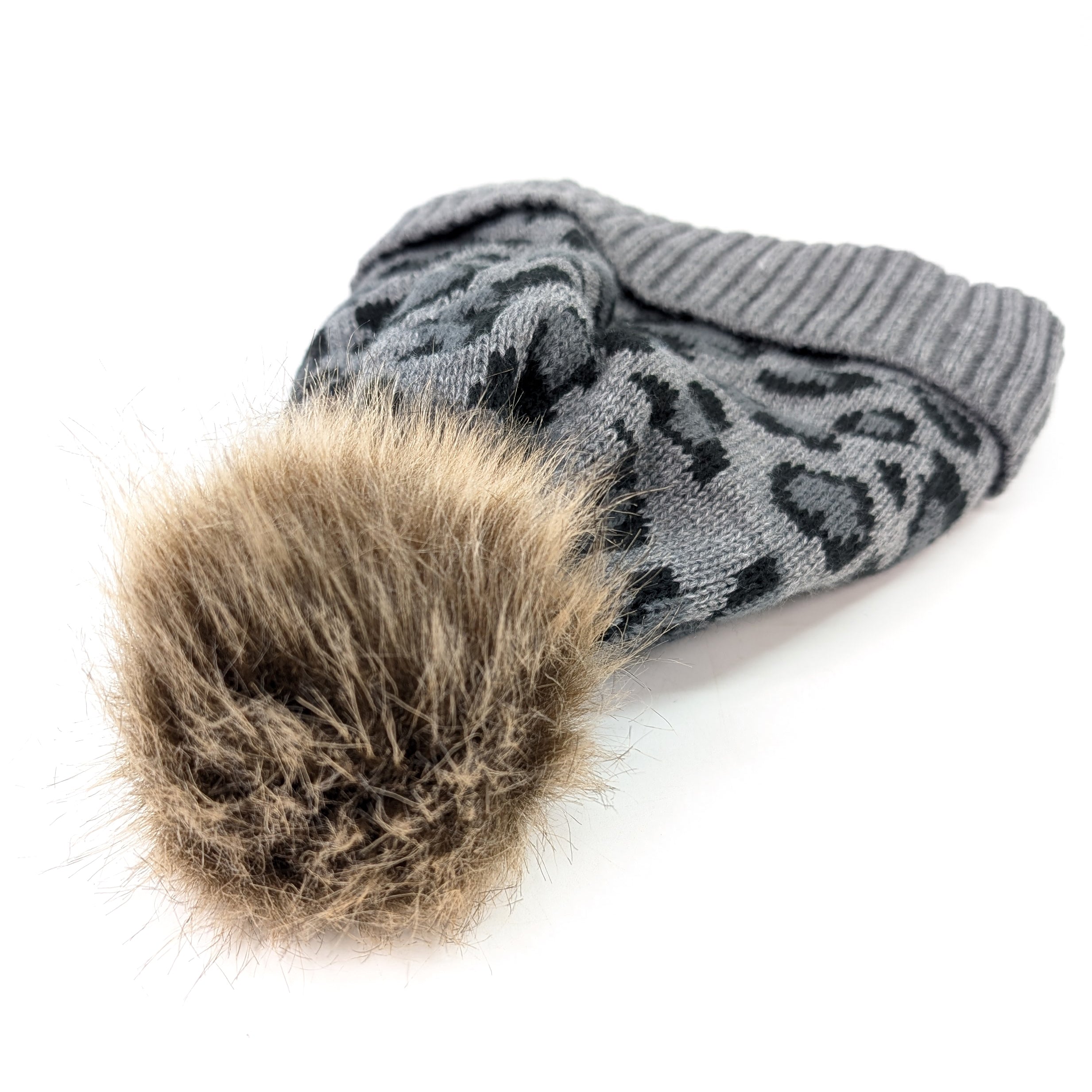 Fashionable Grey Animal Print PomPom Beanie - Cozy Winter Hat for Women & Men - Perfect for Outdoor Activities, Skiing, and Casual Wear