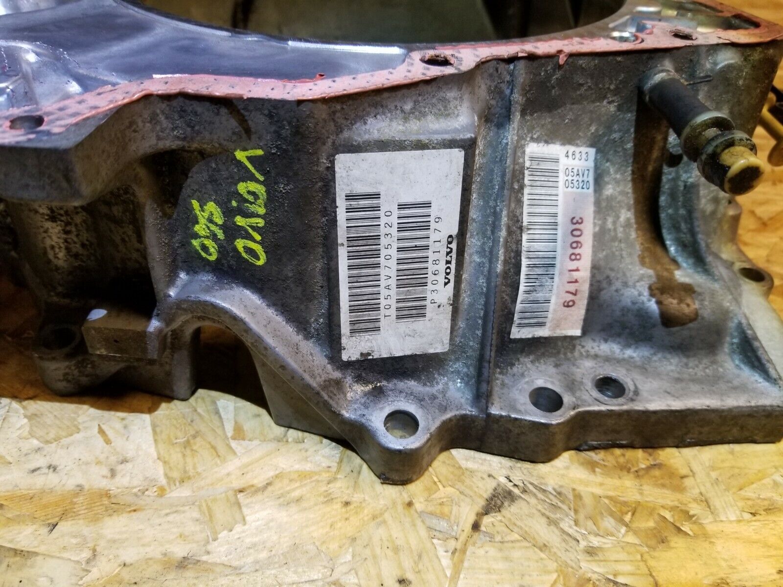 Volvo S60 Automatic Transmission Bell Housing Converter Case OEM 2005-2009 - Perfect for Transmission Repairs & Replacements