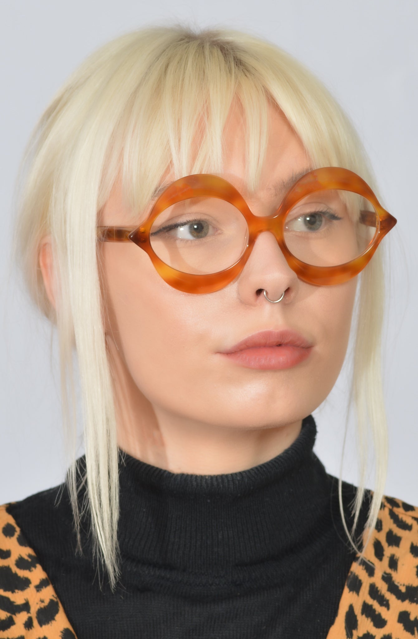 Pierre Cardin Vintage 1960s Lipstick - Classic Retro Makeup for Women, Perfect for Parties, Cosplay & Vintage Fashion Looks