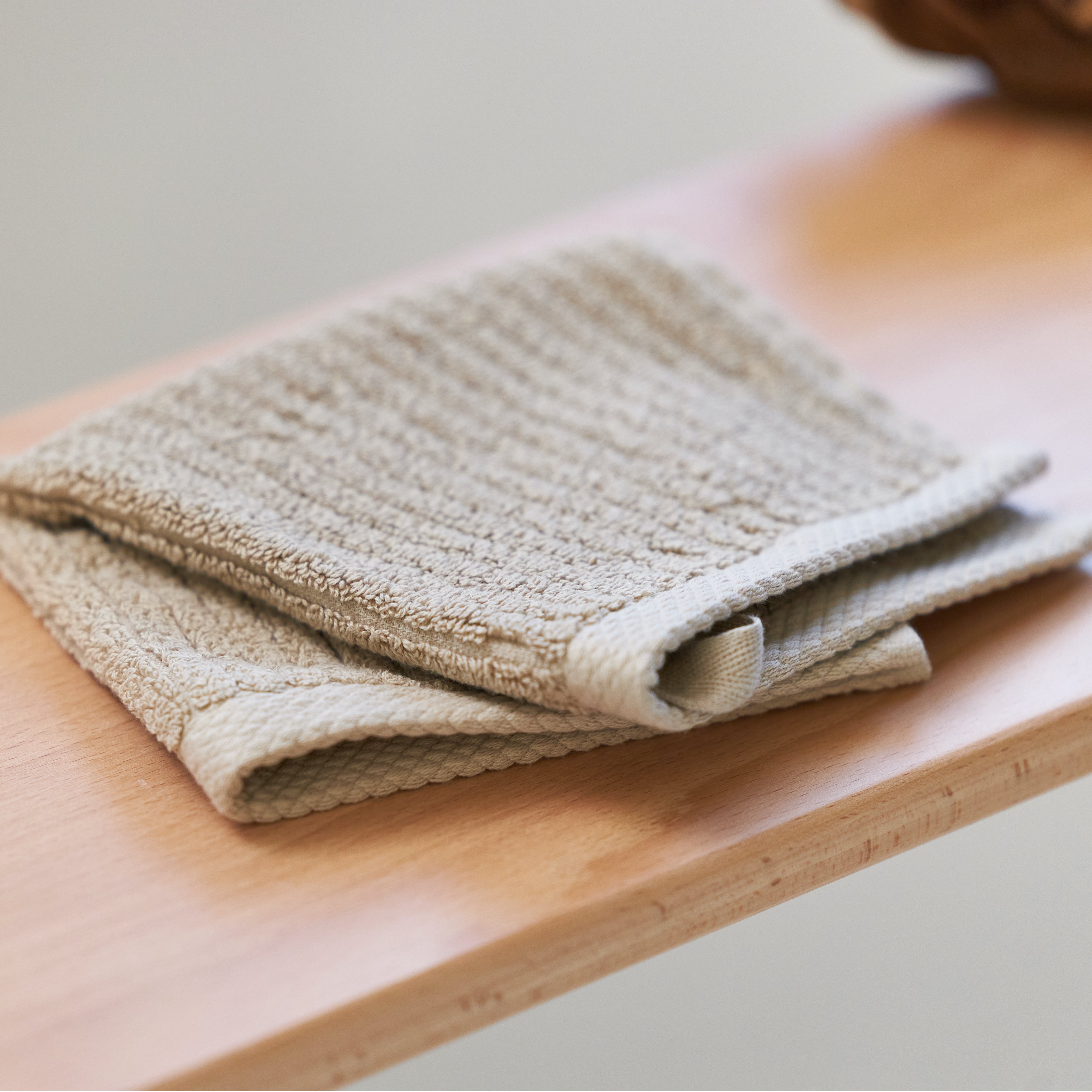 Premium Organic Cotton Bath Towels - Ultra Soft, Absorbent & Eco-Friendly - Perfect for Spa, Bath & Beach Use