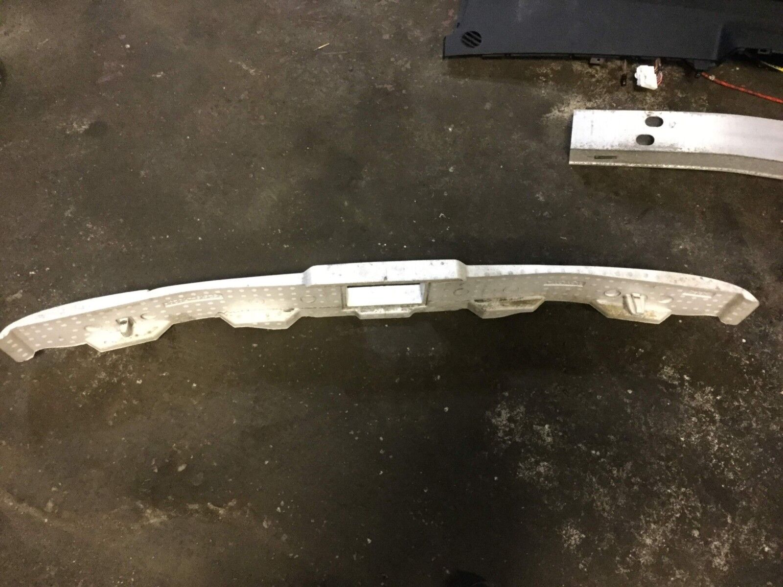 2004-2009 Toyota Prius Rear Bumper Reinforcement Foam OEM 52615-47020 - Crash Protection & Impact Absorption for Enhanced Safety