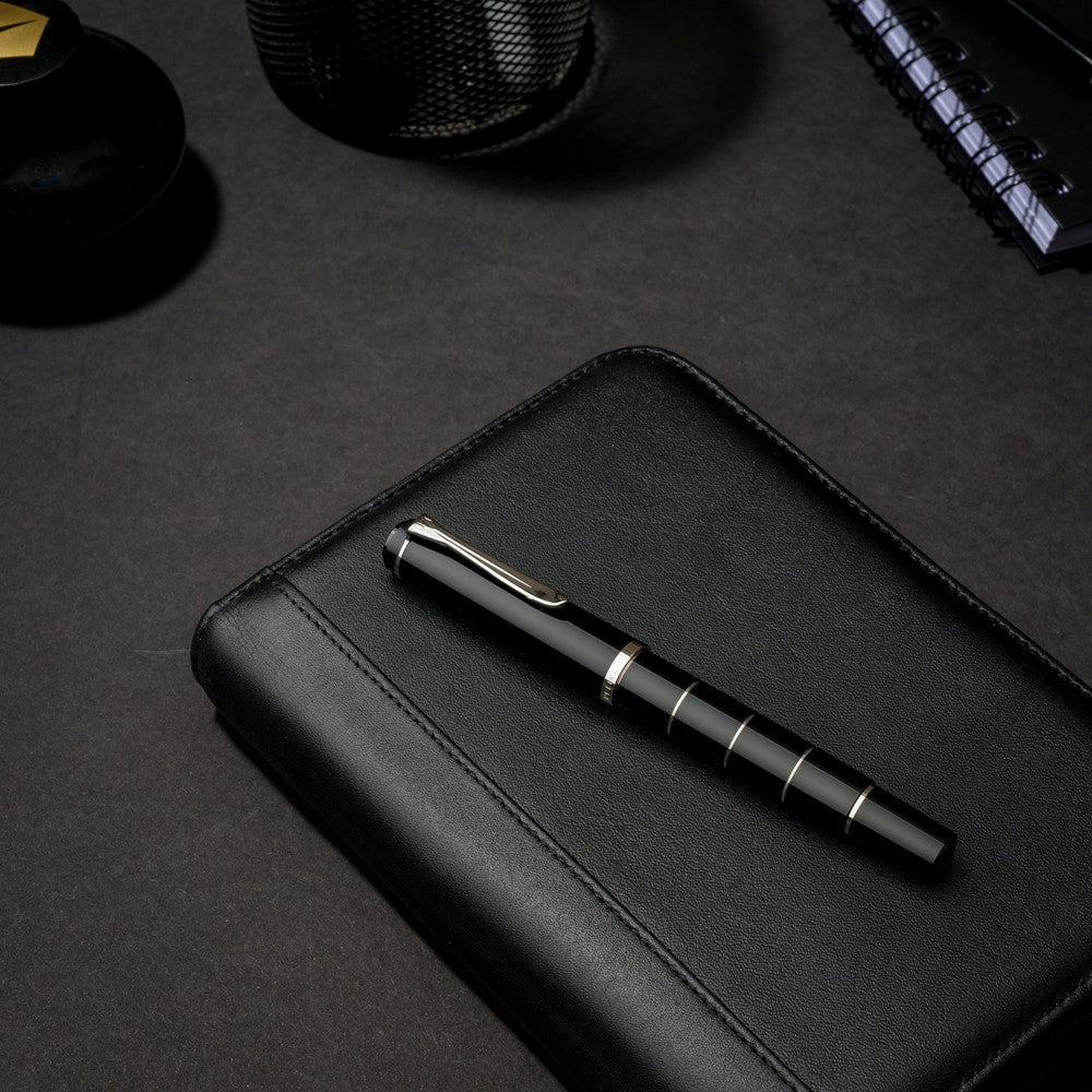 Pelikan M215 Classic Rings Fountain Pen - Premium Writing Instrument for Professionals & Collectors - Perfect for Office, School & Gift Giving
