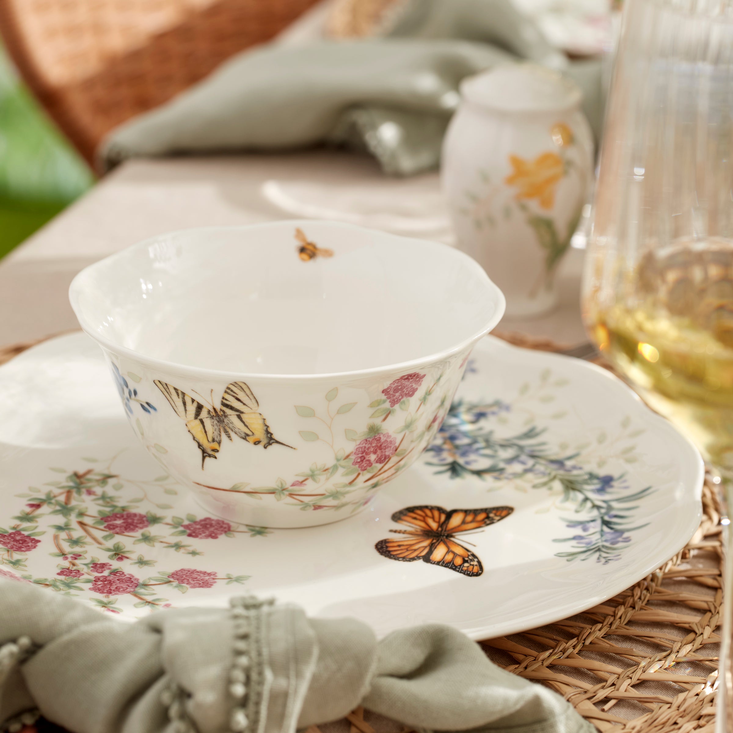 Butterfly Meadow Herbs Rice Bowls Set of 4 - Premium Ceramic Dinnerware for Asian Cuisine, Perfect for Sushi, Bibimbap & Home Dining