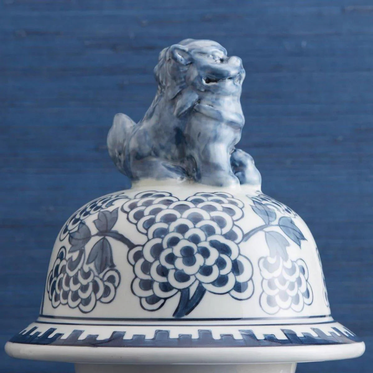 Exquisite Blue and White Peony Porcelain Temple Jar - Handcrafted Chinese Ceramic Vase for Home Decor, Wedding Centerpiece & Luxury Gift