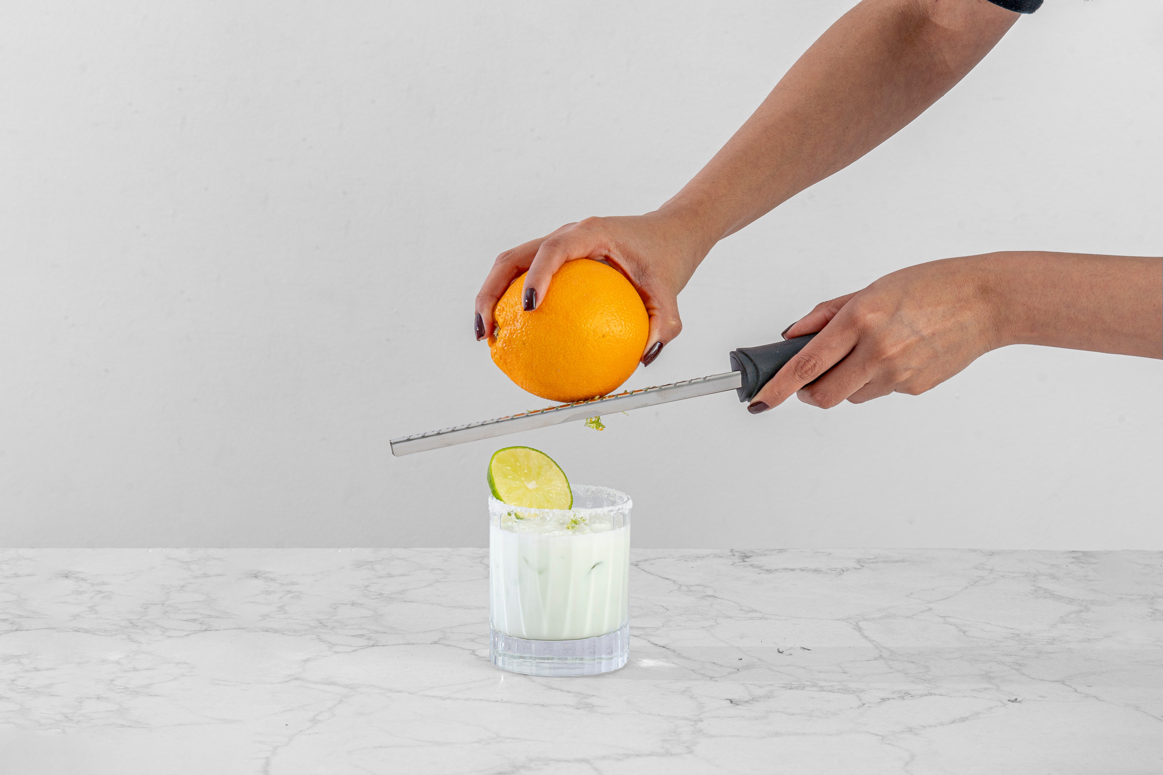 Premium Stainless Steel Black Citrus Zester - Professional Kitchen Tool for Grating Lemon, Lime & Orange Peel - Perfect for Baking, Cocktails & Garnishing