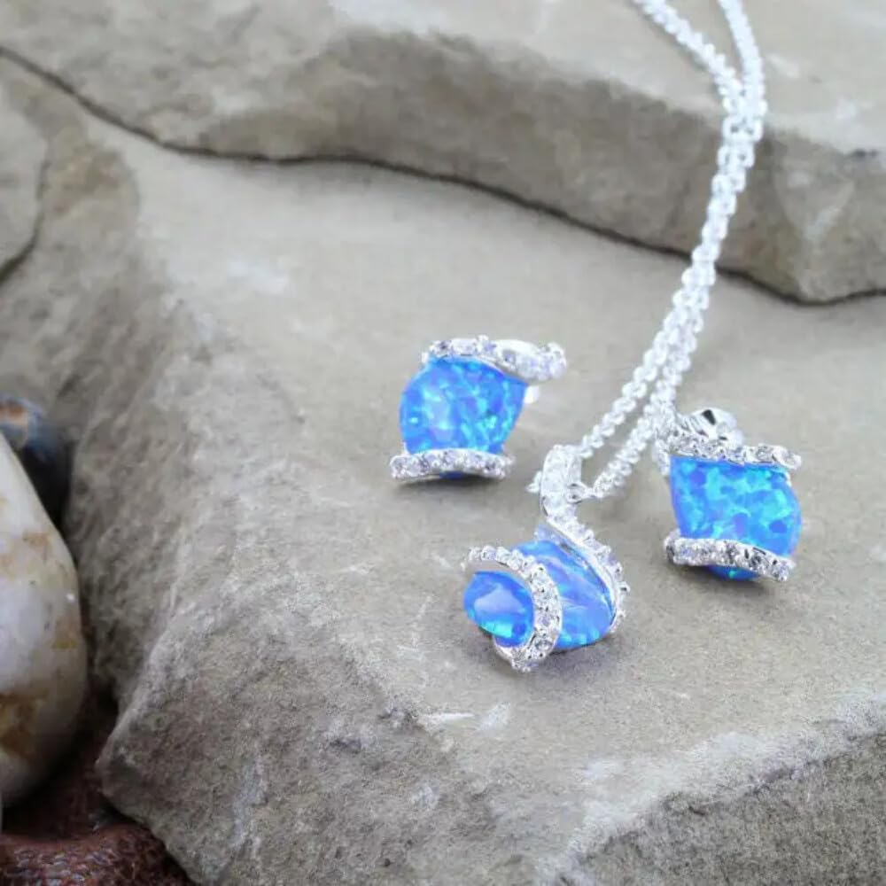 Montana Silversmiths Women's Silver River Lights Pond of Luck Necklace & Earrings Set - One Size - Perfect for Gifts, Weddings & Special Occasions
