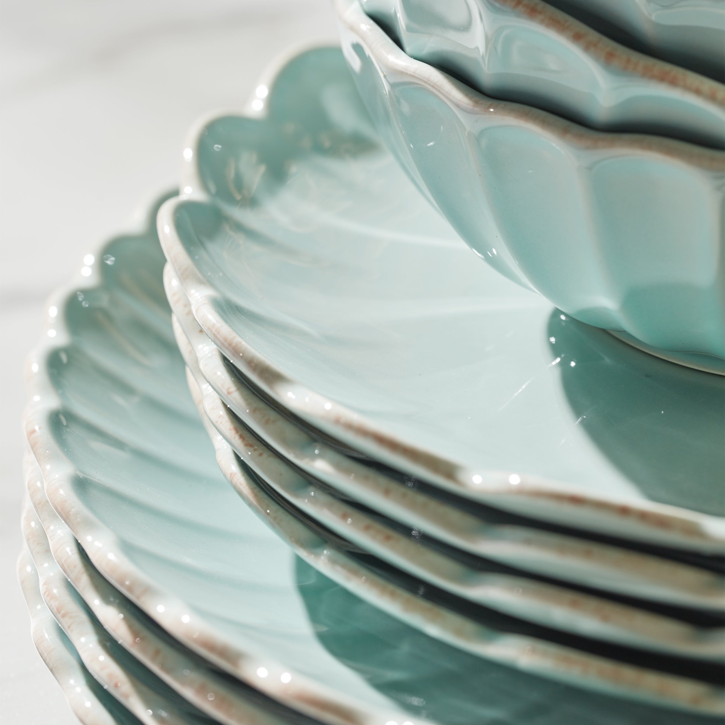 French Perle Scallop Dinnerware Set - 12 Piece Ice Blue Porcelain Plates & Bowls - Elegant Tableware for Wedding, Anniversary & Fine Dining