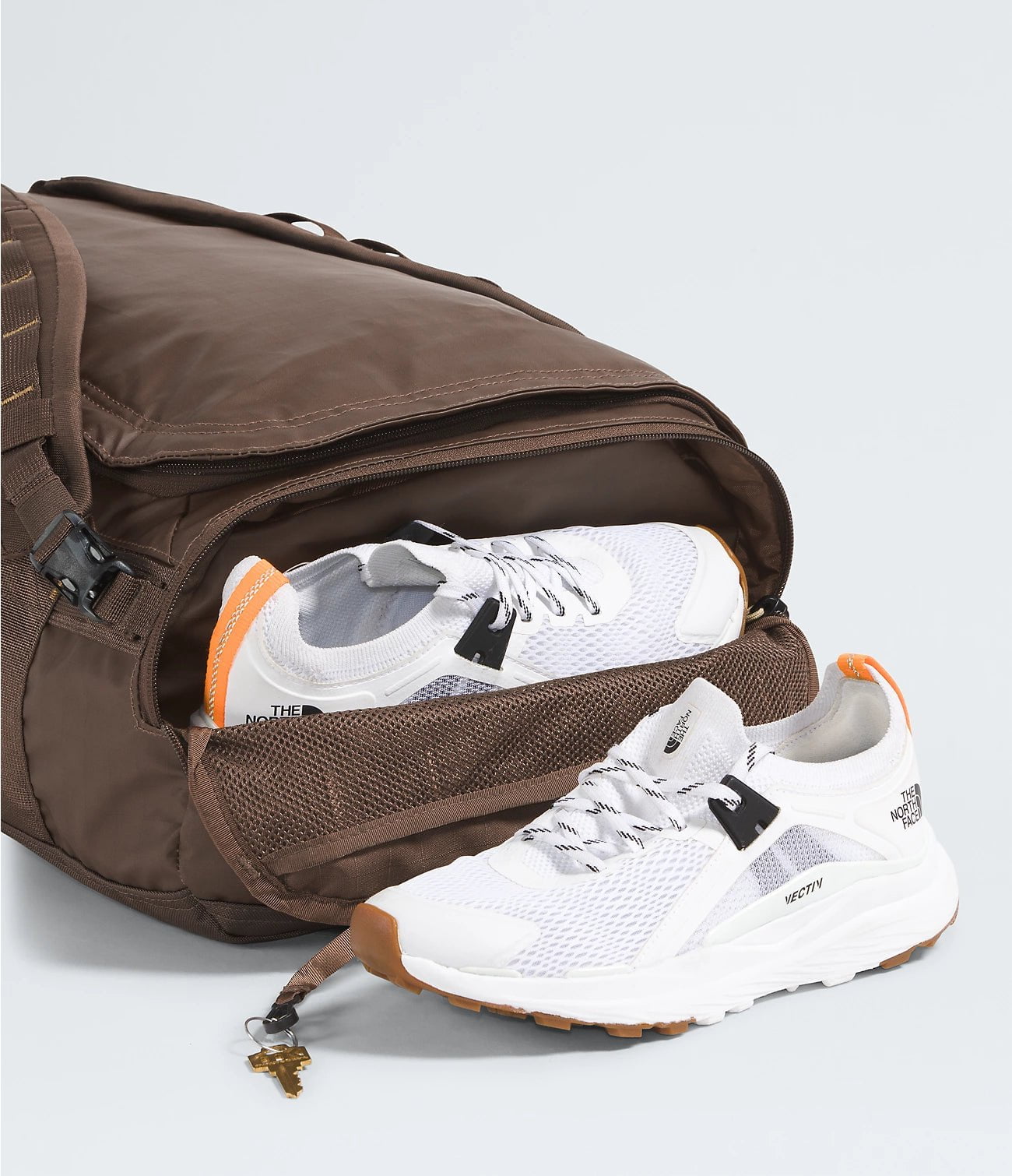 The North Face Base Camp Voyager Duffel 32L - Waterproof Travel Duffel Bag for Camping, Hiking & Outdoor Adventures - Durable Gear for Men & Women
