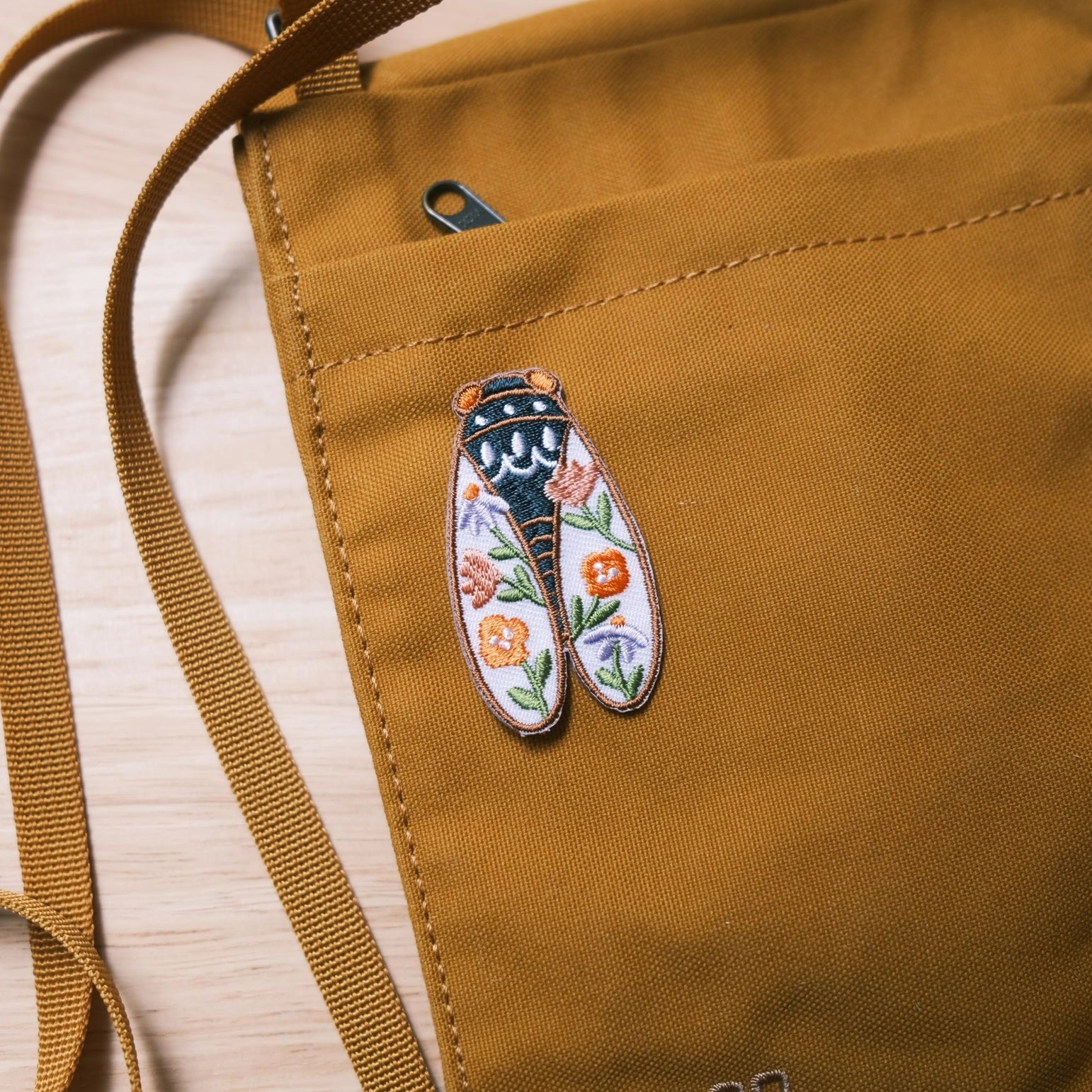 Cicada Small Iron On Patch - DIY Embroidered Insect Applique for Jackets, Hats, Bags - Perfect for Crafting, Fashion & Customization