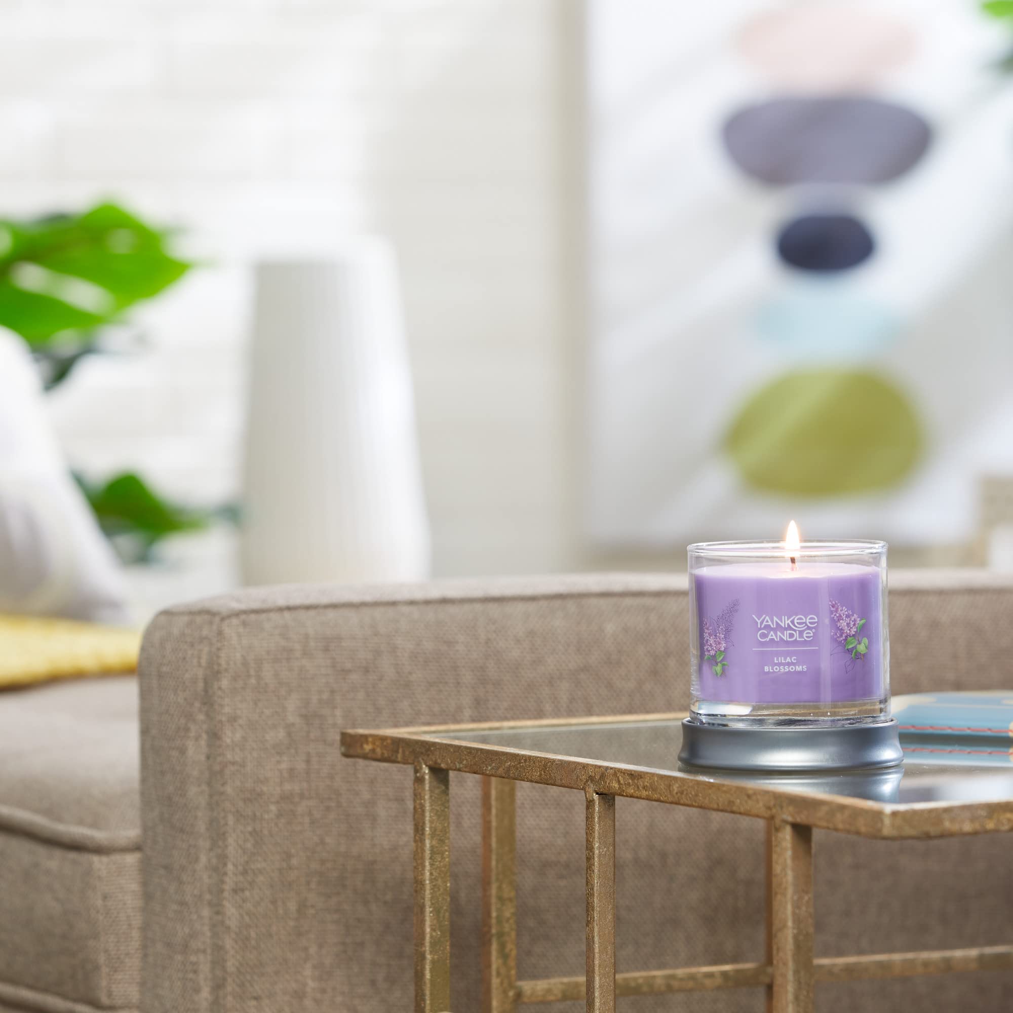 Yankee Candle Lilac Blossoms Scented Candle - 4.3oz Small Tumbler Single Wick, 20+ Hours Burn Time - Perfect for Home Decor, Relaxation & Aromatherapy
