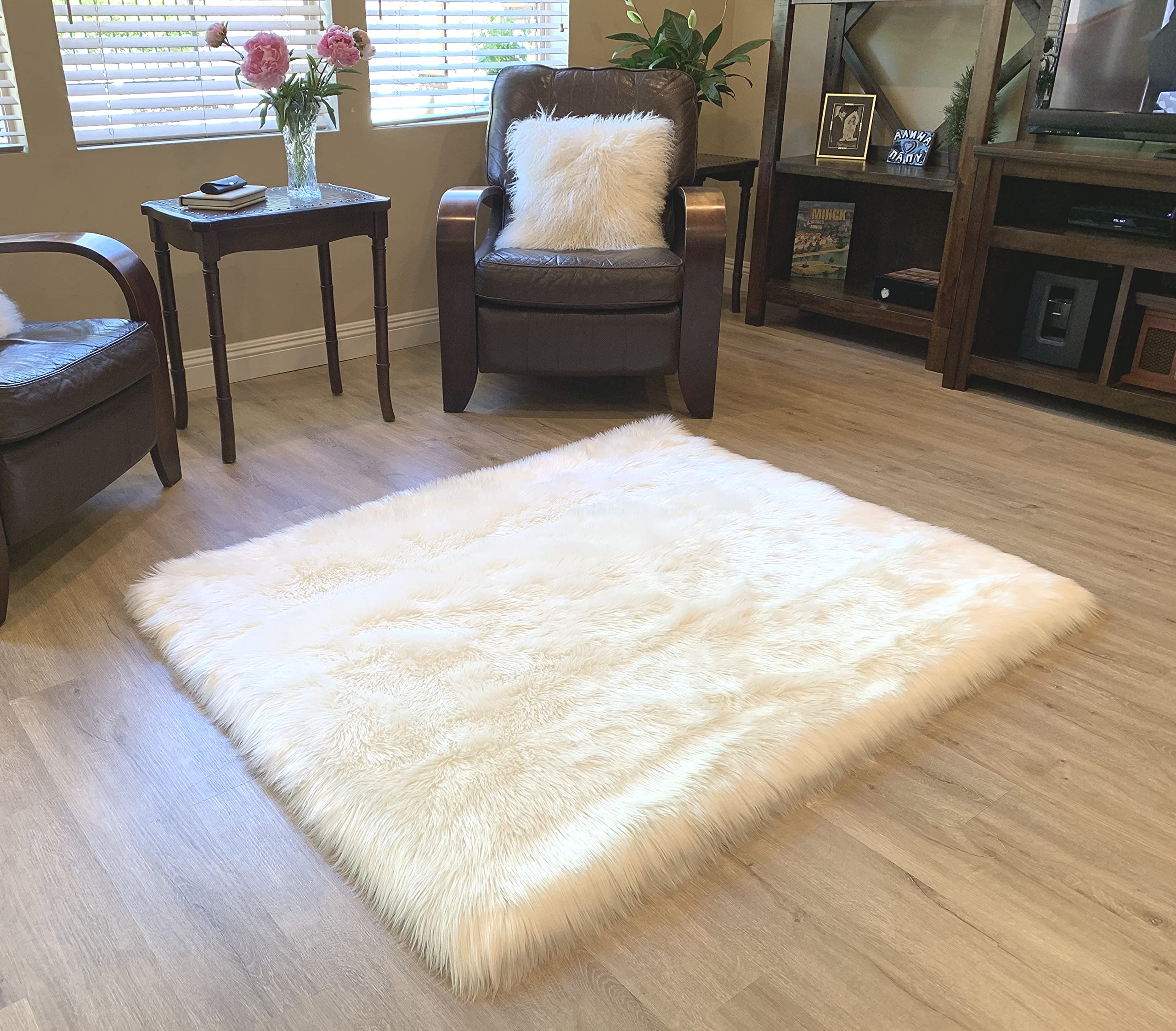 LAMBZY Faux Sheepskin Super Soft Hypoallergenic Silky Square Shag Rug - 3'6