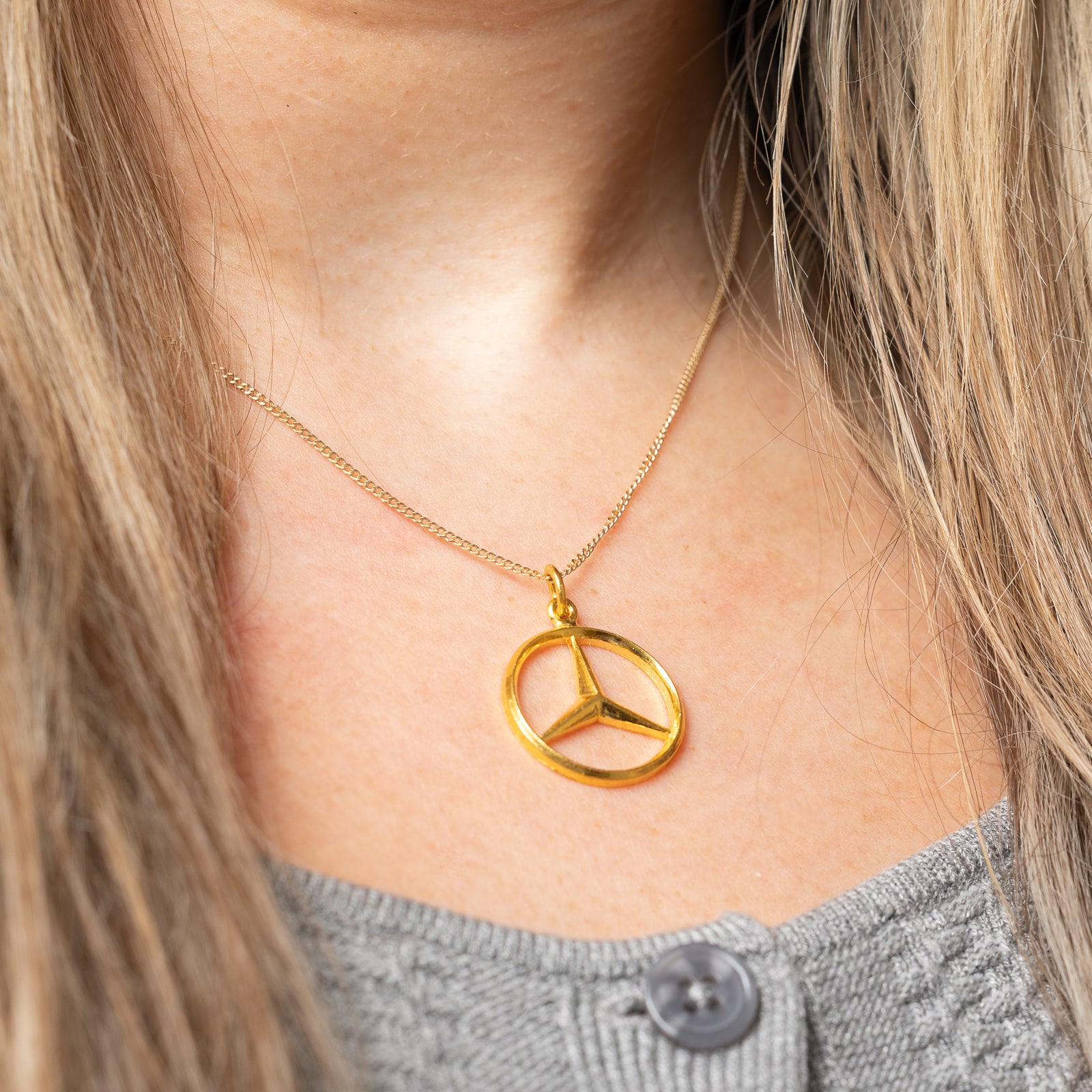 24K Yellow Gold Mercedes Benz Charm Pendant - Elegant Car Jewelry for Necklace & Bracelet - Perfect Gift for Car Lovers & Luxury Fashion Accessories