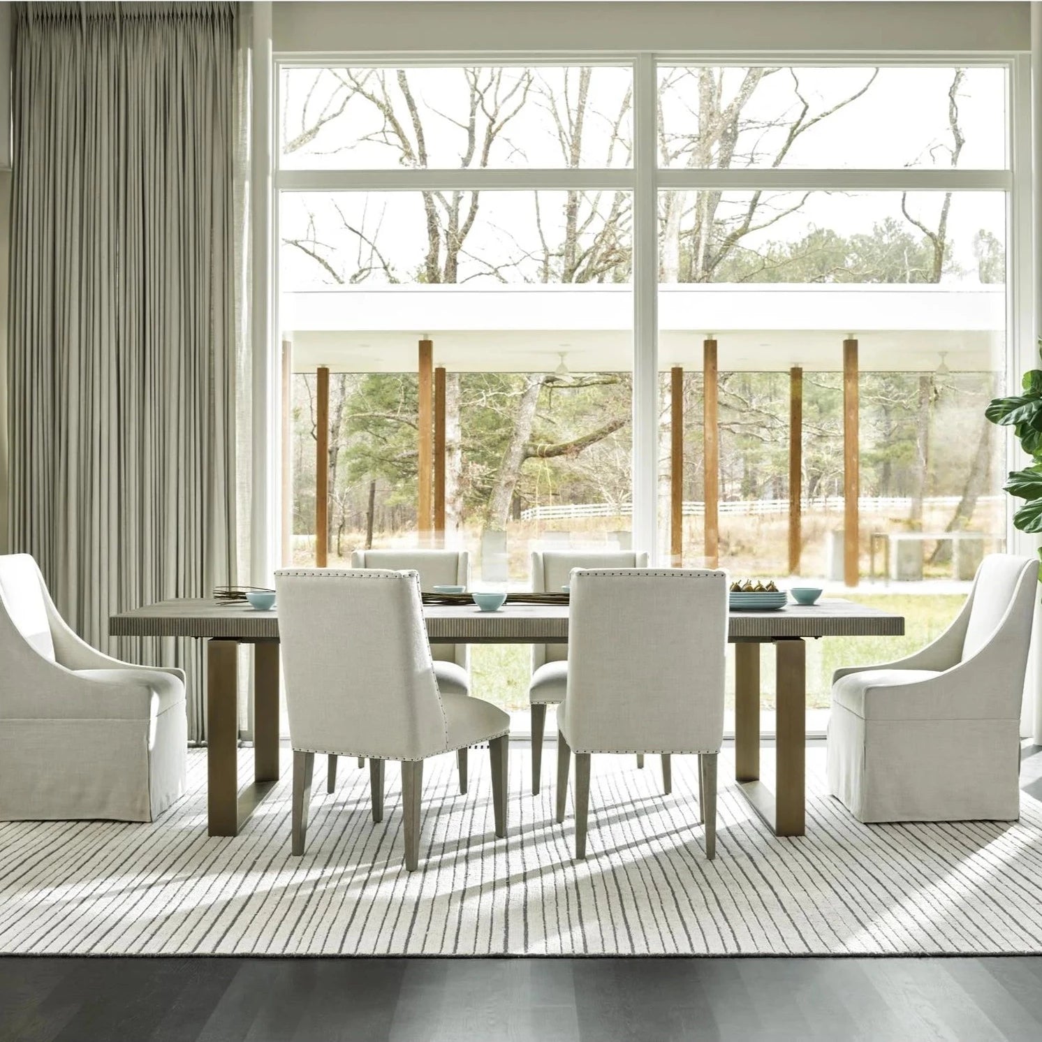 Stylish Belgian Dining Chair - Elegant & Comfortable Wooden Seat for Home, Restaurant & Office Use