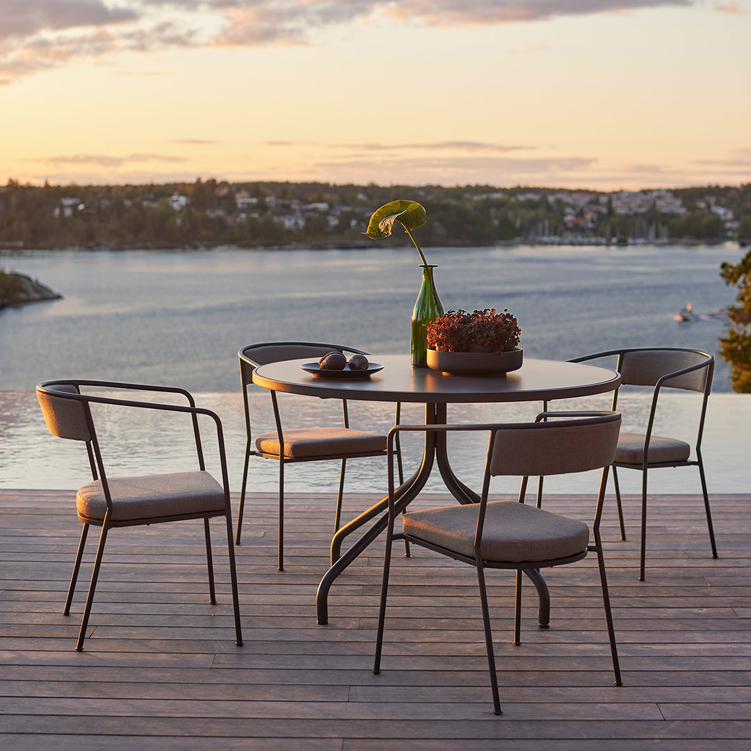Modern Arholma Dining Table - Solid Wood Kitchen Table for 6 - Scandinavian Style Dining Room Furniture for Home & Restaurant Use
