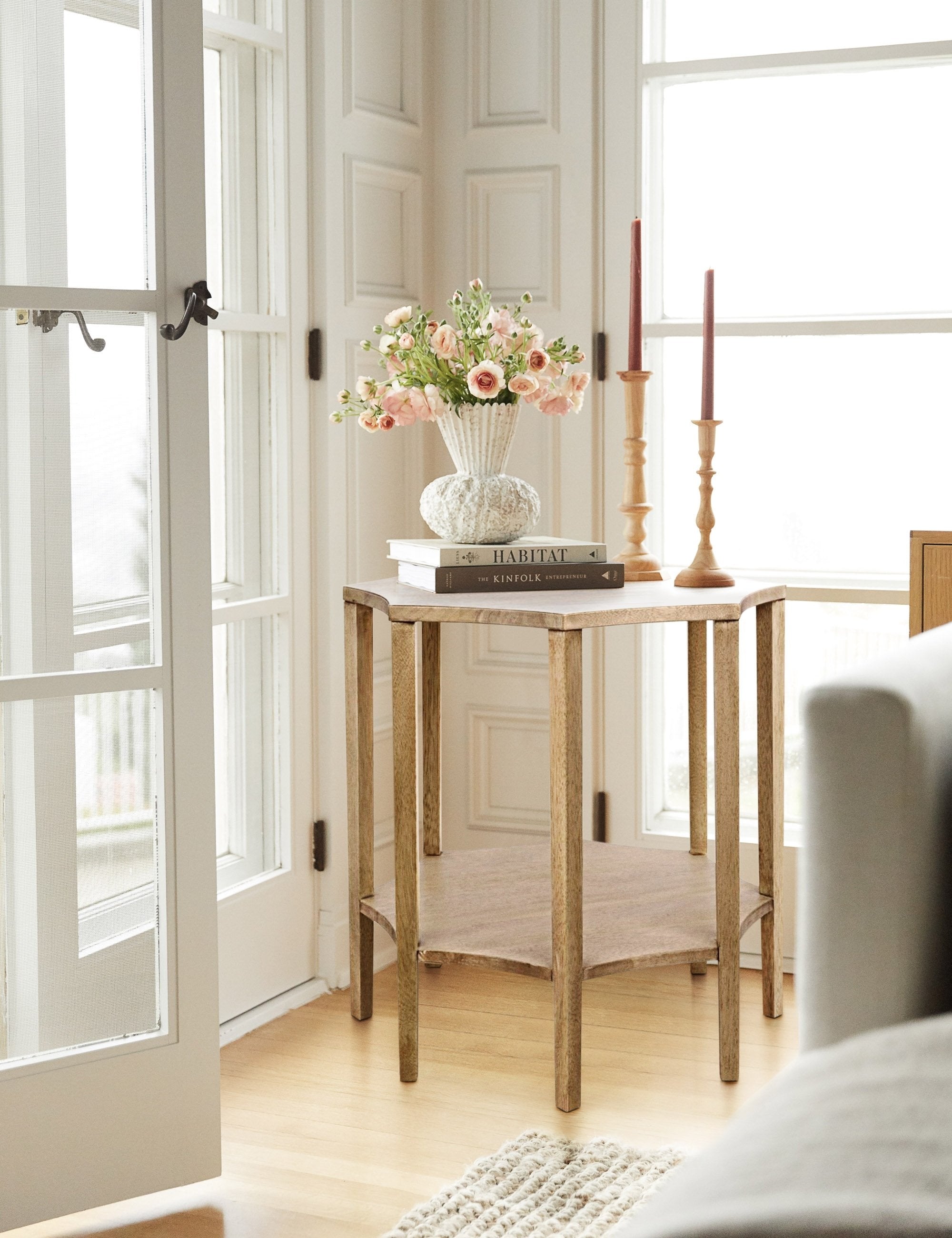 Ivone Side Table - Modern End Table with Storage Shelf for Living Room, Bedroom, or Office - Perfect for Holding Lamps, Books, and Decor