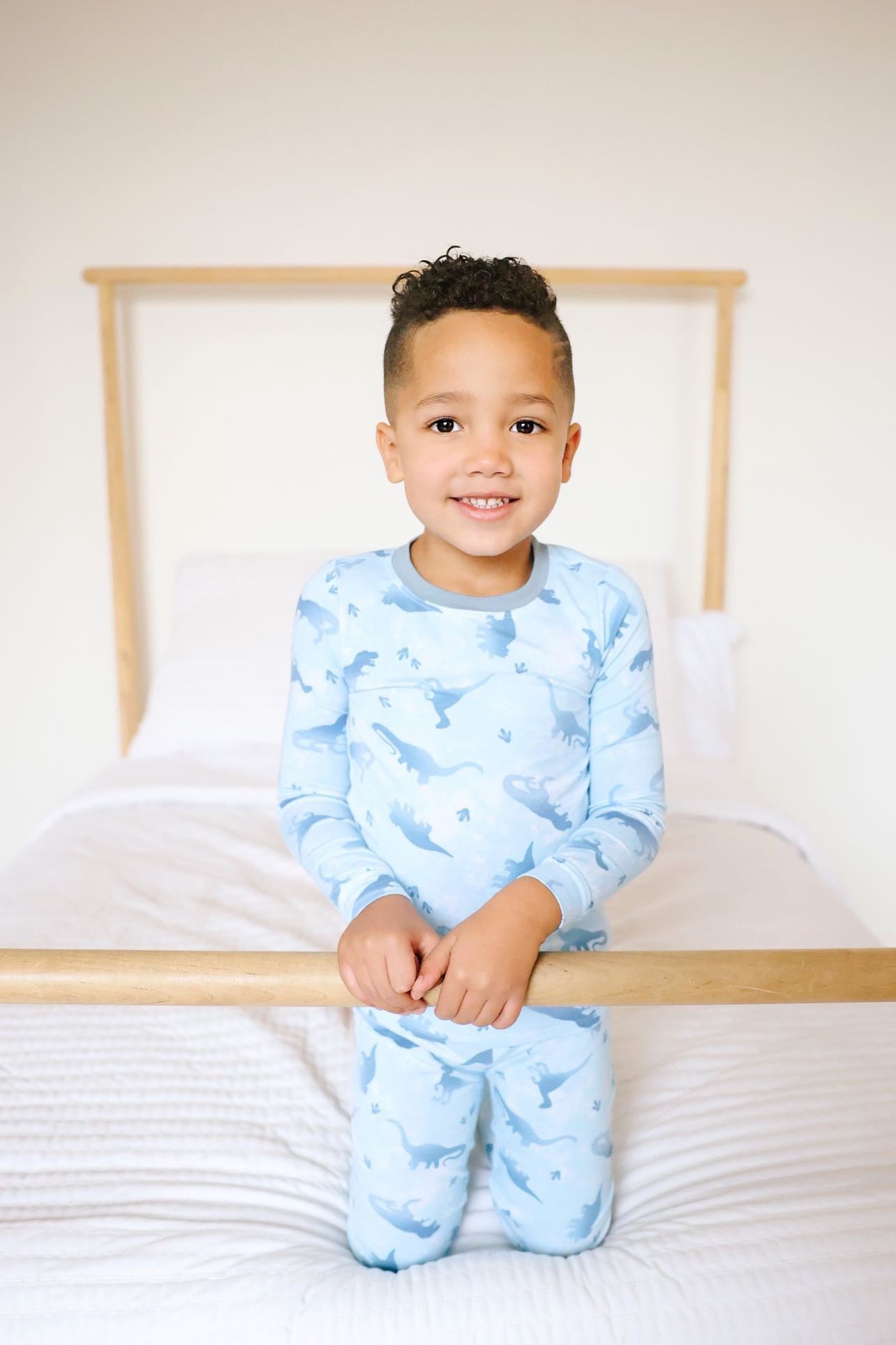 Ombre Dinosaur Print Full-Length Pajama Set for Women - Soft & Comfortable Sleepwear for Kids & Adults - Perfect for Bedtime, Lounging & Family Matching Outfits