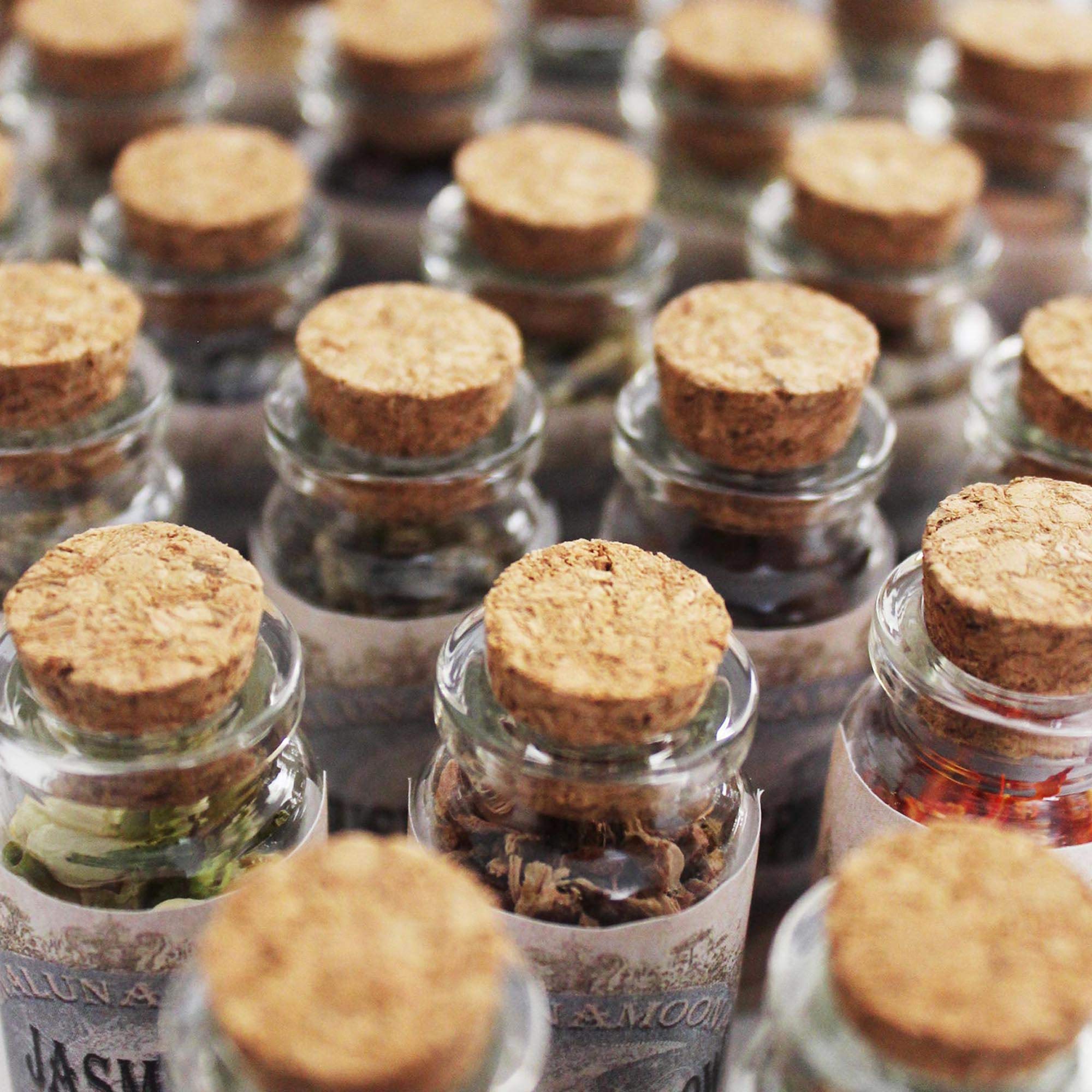 UnaLunaMoona Witchcraft Kit - Large Herbs & Crystals Set for Wicca Rituals | Includes 20 Herbs & 8 Crystals | Witch Altar Supplies for Beginners & Adults | Perfect for Spells, Meditation & Moon Ceremonies