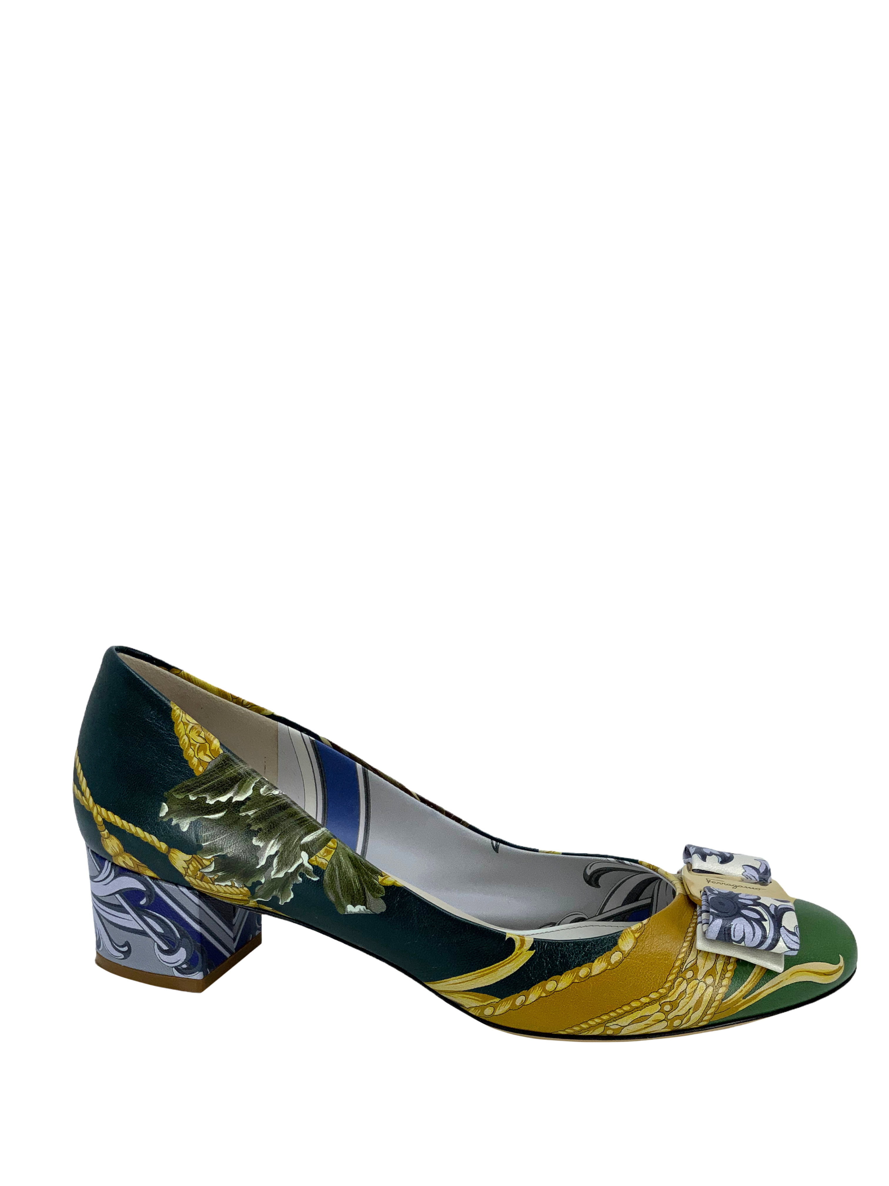 Salvatore Ferragamo Vara Bow Pumps Women's Size 10 - Classic Pointed Toe Heels for Office, Wedding & Formal Occasions