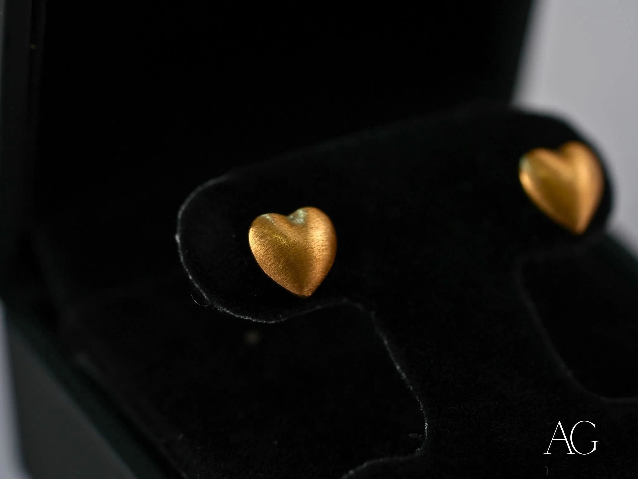 18K Gold Heart Earrings for Women - Romantic Valentine's Day Gift, Anniversary Jewelry - Perfect for Date Nights, Weddings & Special Occasions