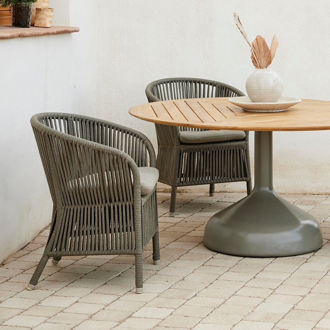 **Premium Derby Outdoor Chair - Lightweight, Durable & Weather-Resistant Patio Furniture for Garden, Backyard, Poolside & Camping**